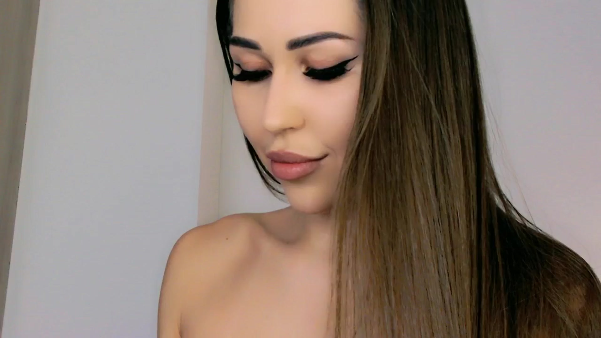 Gallery image thumbnail from mia4sin's myfreecams stream on, 12/23/2025, 08:08 image 2 of 20