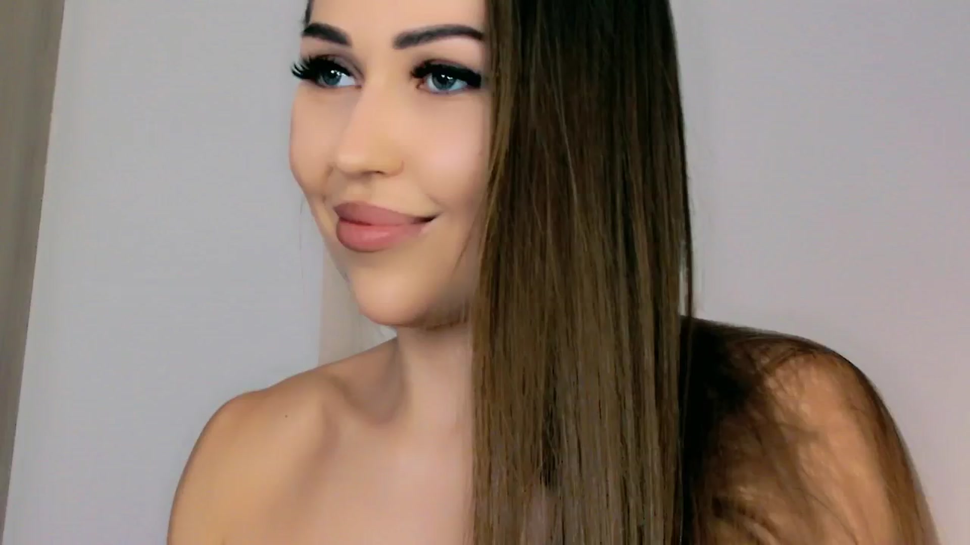 Gallery image thumbnail from mia4sin's myfreecams stream on, 12/23/2025, 08:08 image 3 of 20