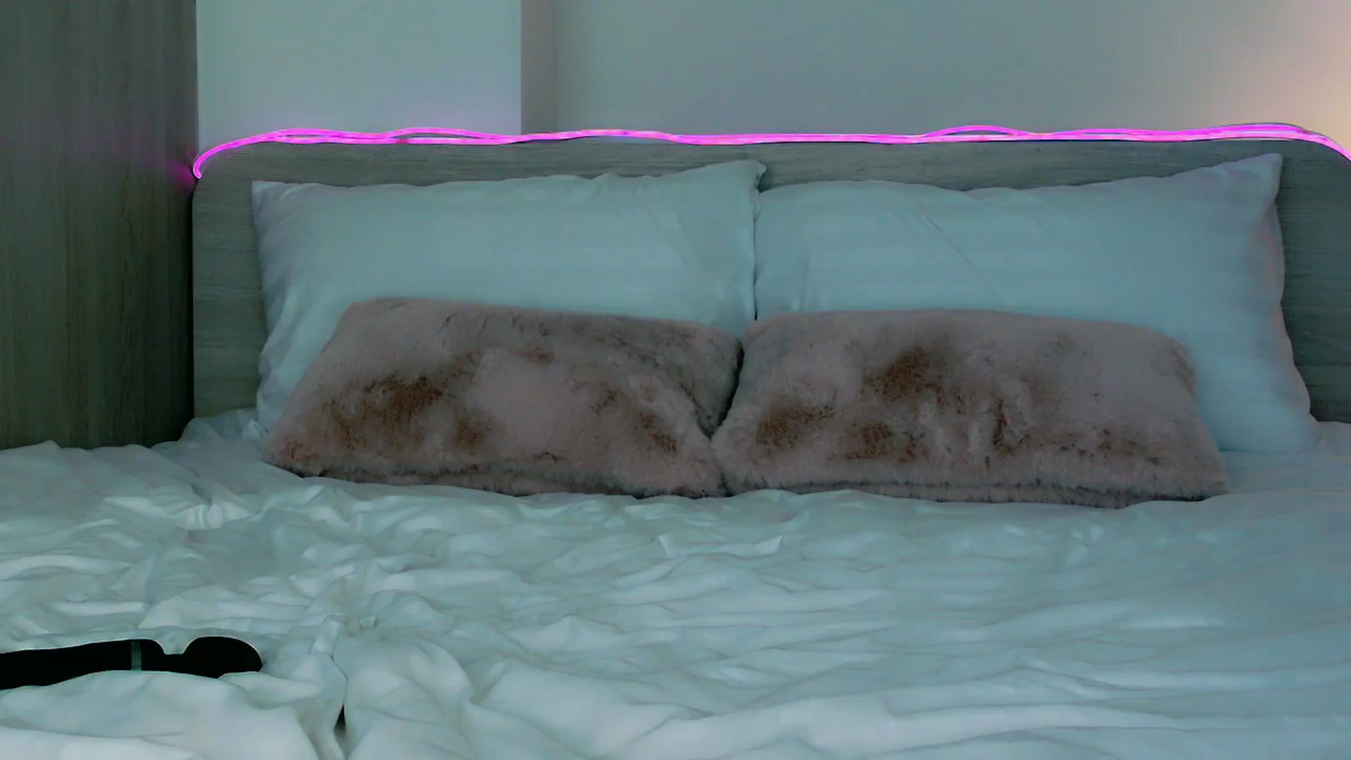 Gallery image thumbnail from mia4sin's myfreecams stream on, 12/29/2025, 10:00 image 18 of 20