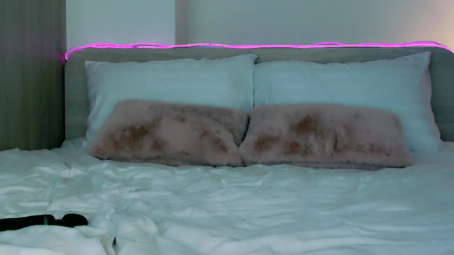 Gallery image thumbnail from mia4sin's myfreecams stream on, 12/29/2025, 10:00 image 17 of 20