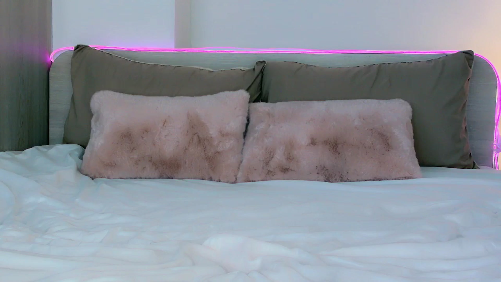 Gallery image thumbnail from mia4sin's myfreecams stream on, 02/21/2026, 08:26 image 17 of 20