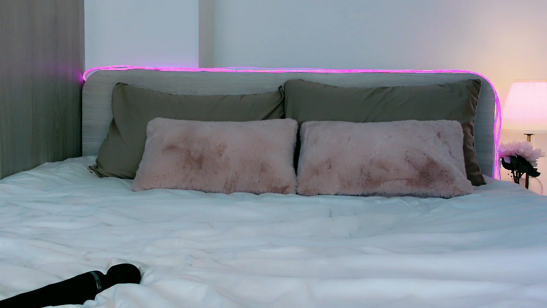 Gallery image thumbnail from mia4sin's myfreecams stream on, 02/22/2026, 12:29 image 10 of 20