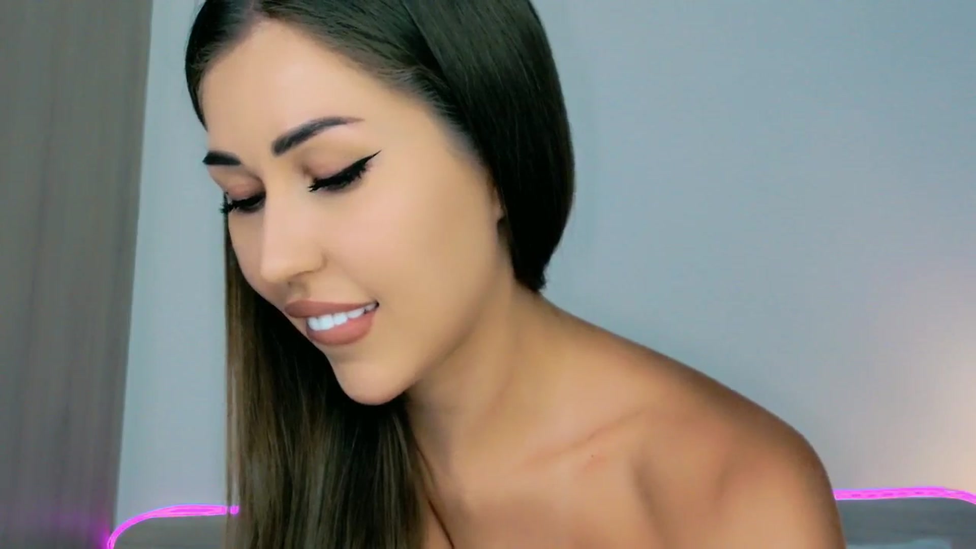 Gallery image thumbnail from mia4sin's myfreecams stream on, 03/08/2026, 08:18 image 13 of 20