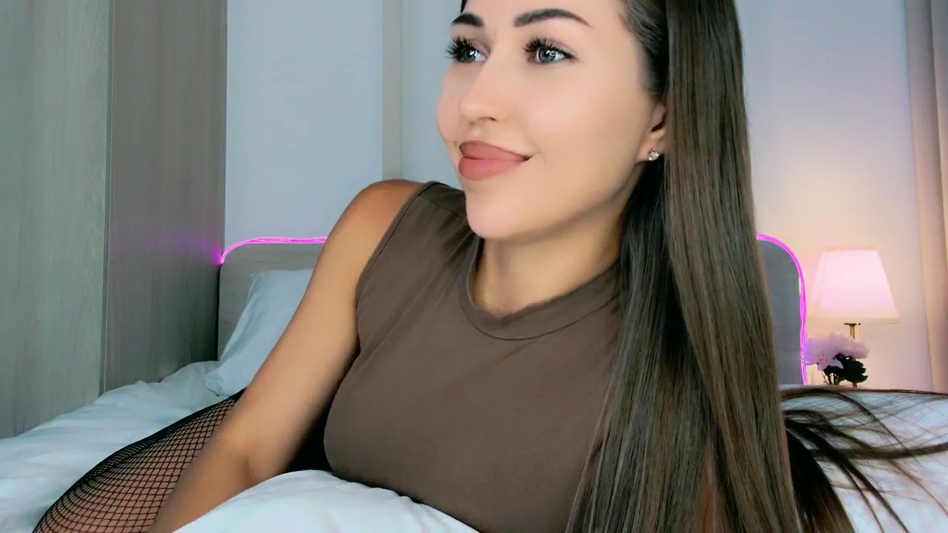 Gallery image thumbnail from mia4sin's myfreecams stream on, 03/10/2026, 17:20 image 17 of 20