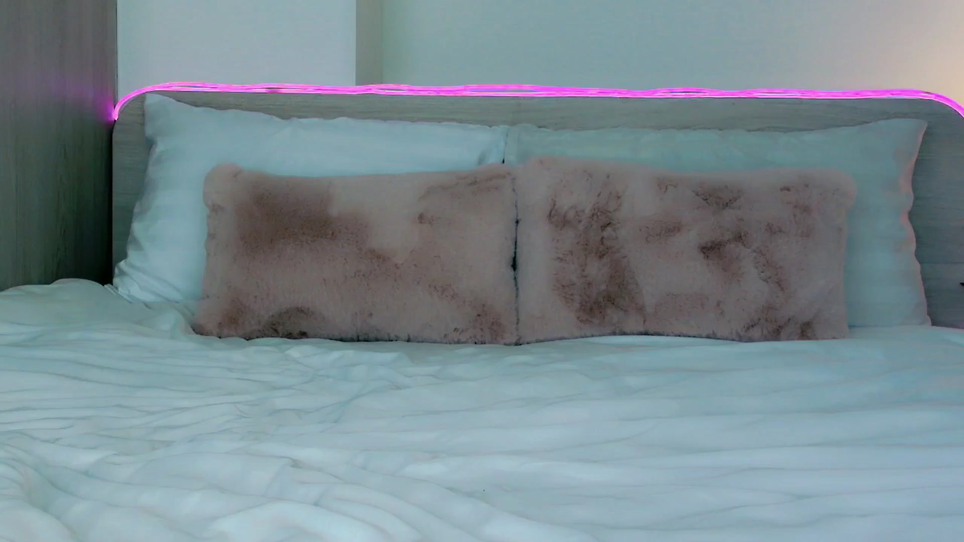 Gallery image thumbnail from mia4sin's myfreecams stream on, 03/14/2026, 10:48 image 15 of 20