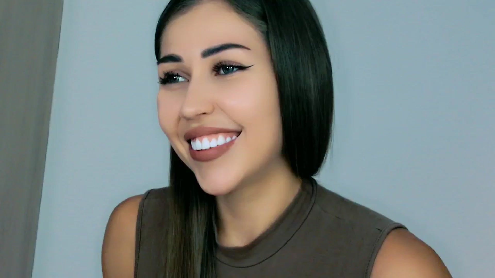 Gallery image thumbnail from mia4sin's myfreecams stream on, 03/21/2026, 09:54 image 12 of 20