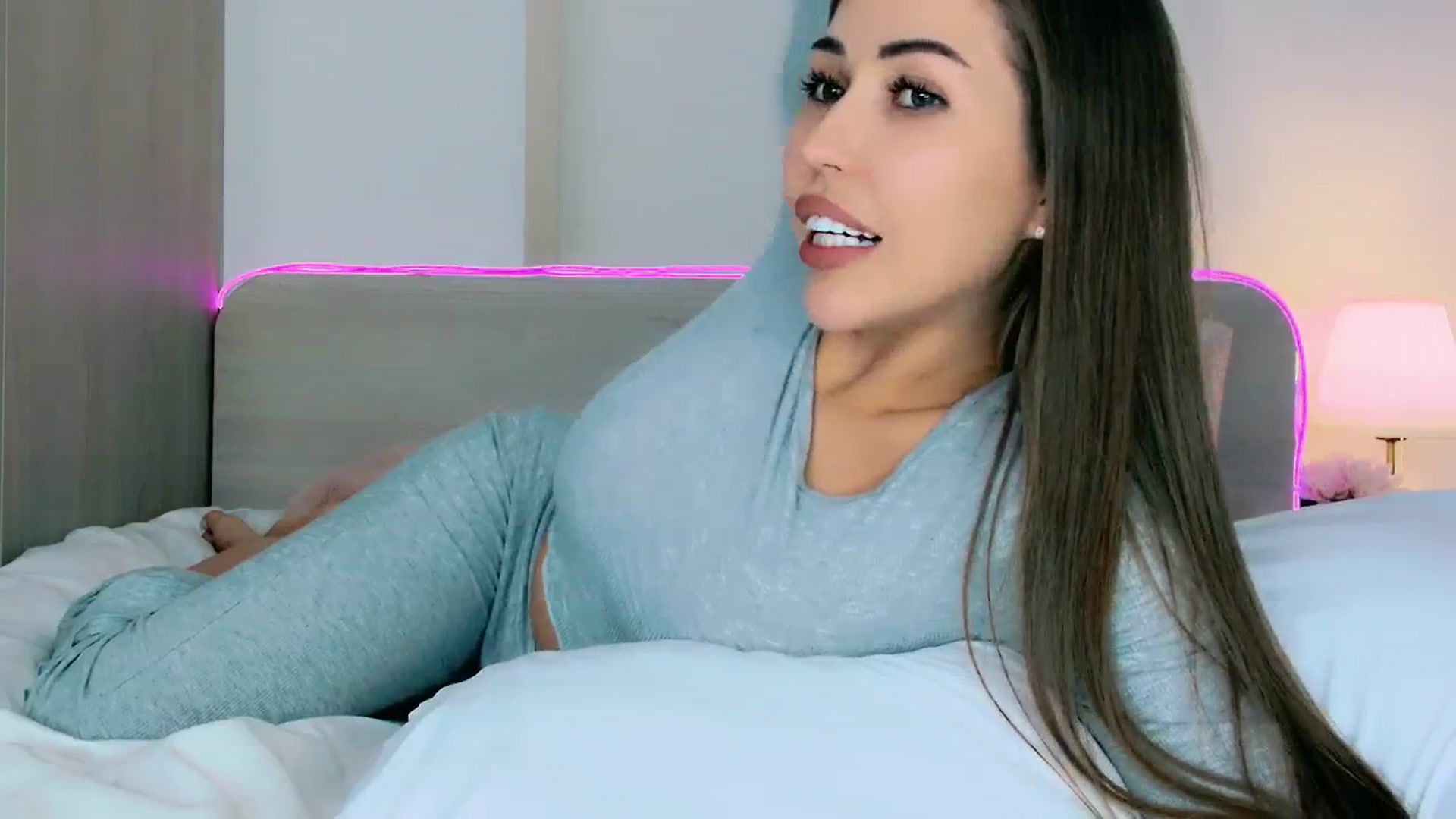 Gallery image thumbnail from mia4sin's myfreecams stream on, 03/22/2026, 13:08 image 16 of 20