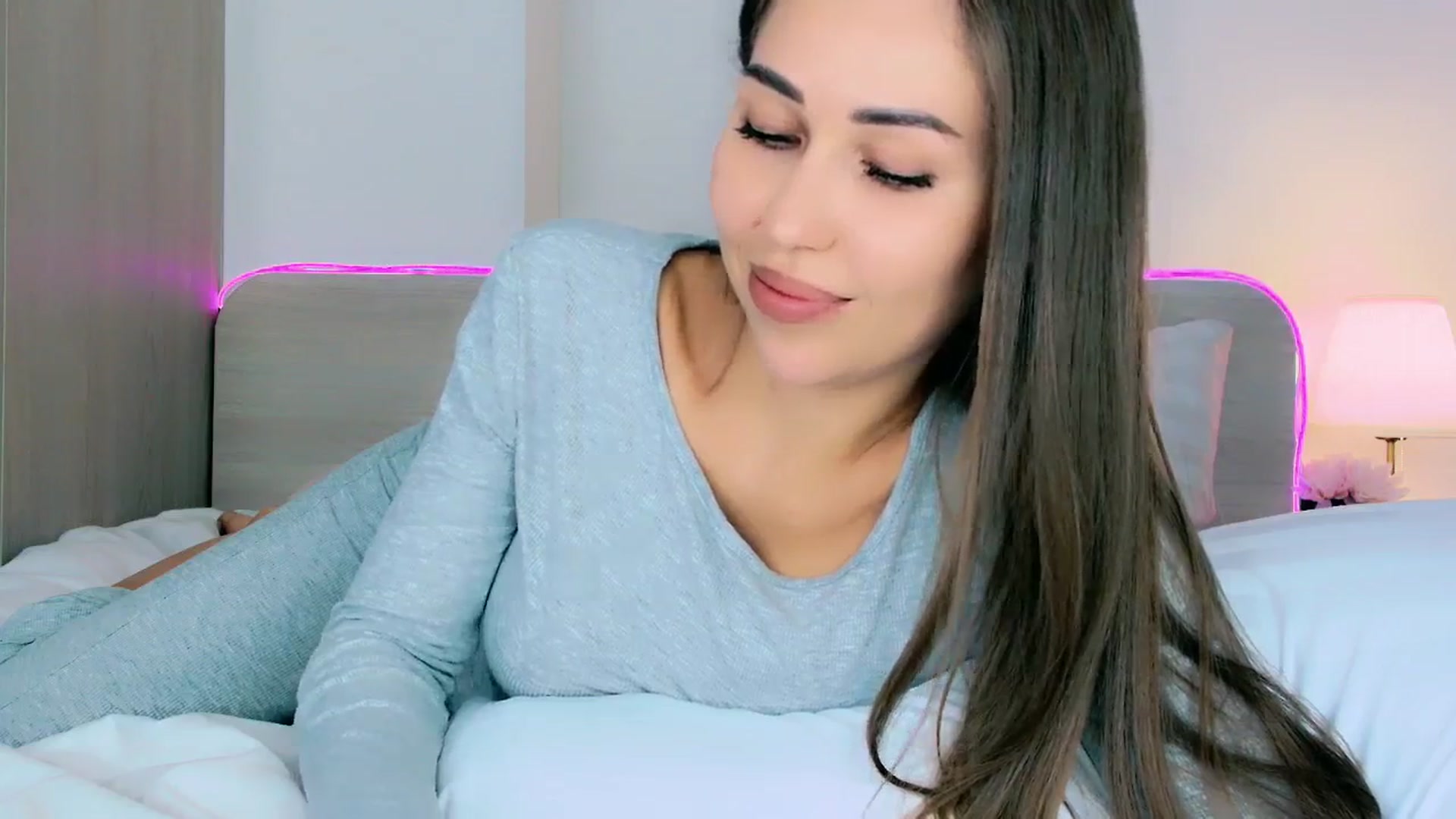 Gallery image thumbnail from mia4sin's myfreecams stream on, 03/22/2026, 13:08 image 18 of 20