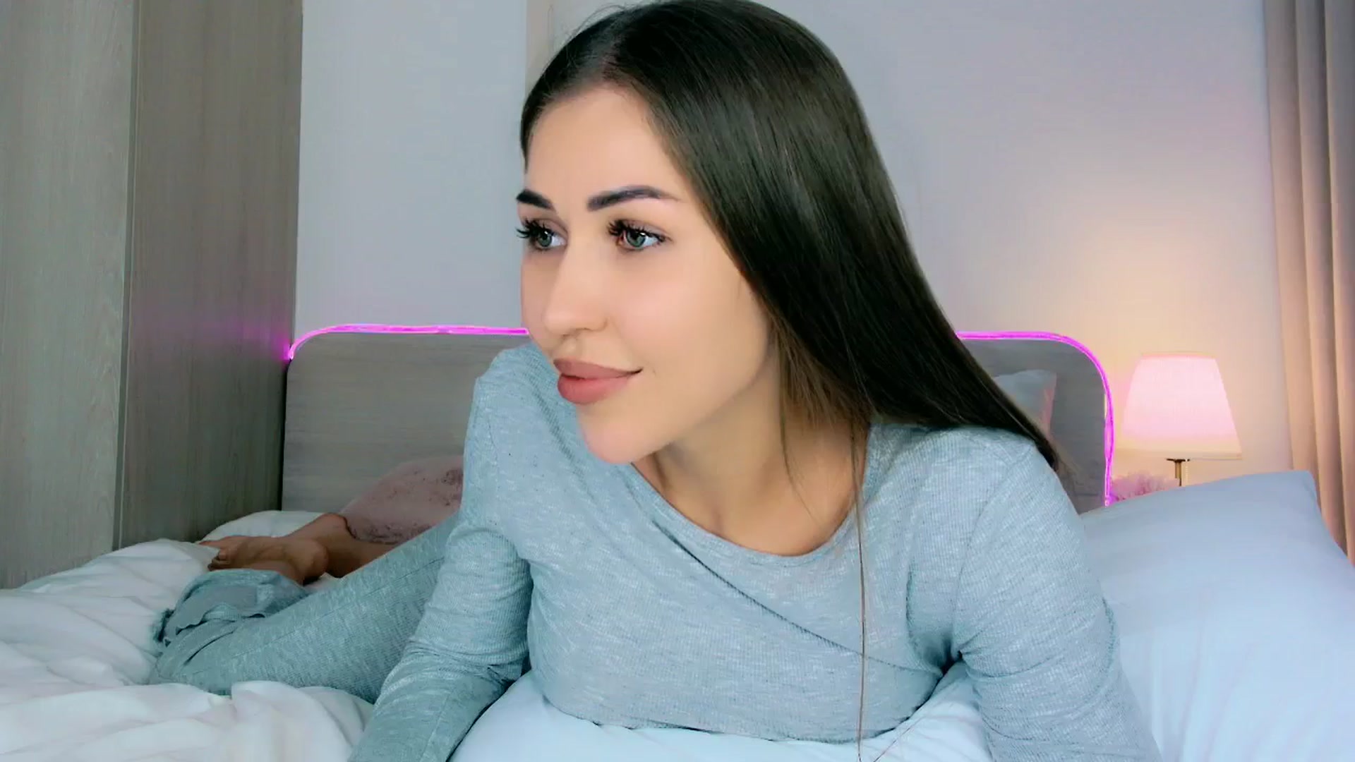 Gallery image thumbnail from mia4sin's myfreecams stream on, 03/22/2026, 13:08 image 13 of 20