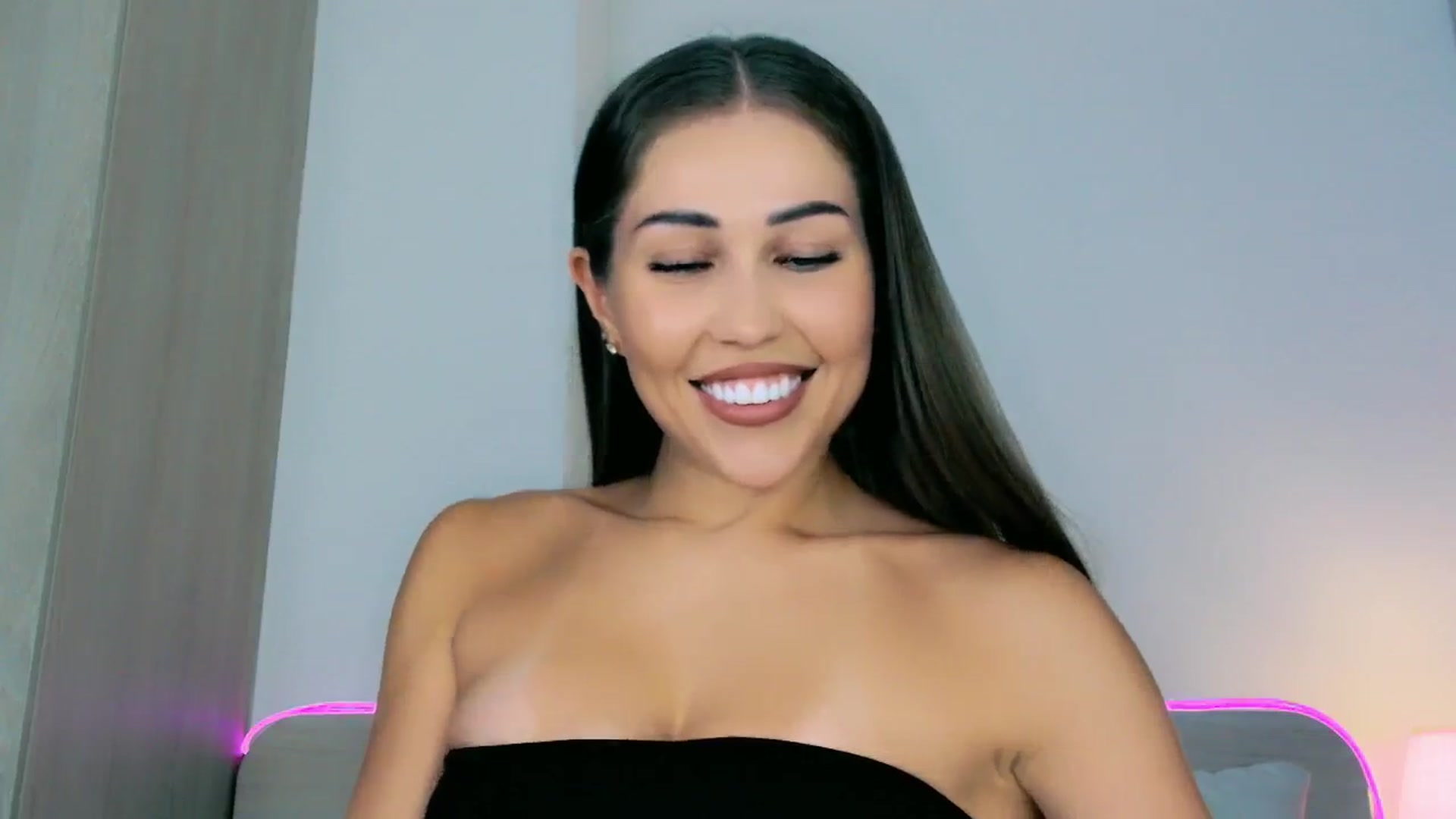 Gallery image thumbnail from mia4sin's myfreecams stream on, 03/24/2026, 10:18 image 15 of 20