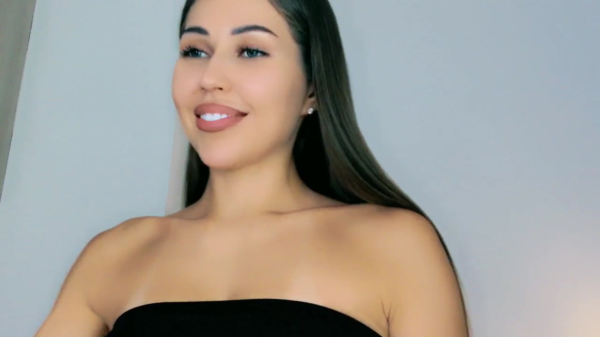Gallery image thumbnail from mia4sin's myfreecams stream on, 03/24/2026, 17:20 image 14 of 20