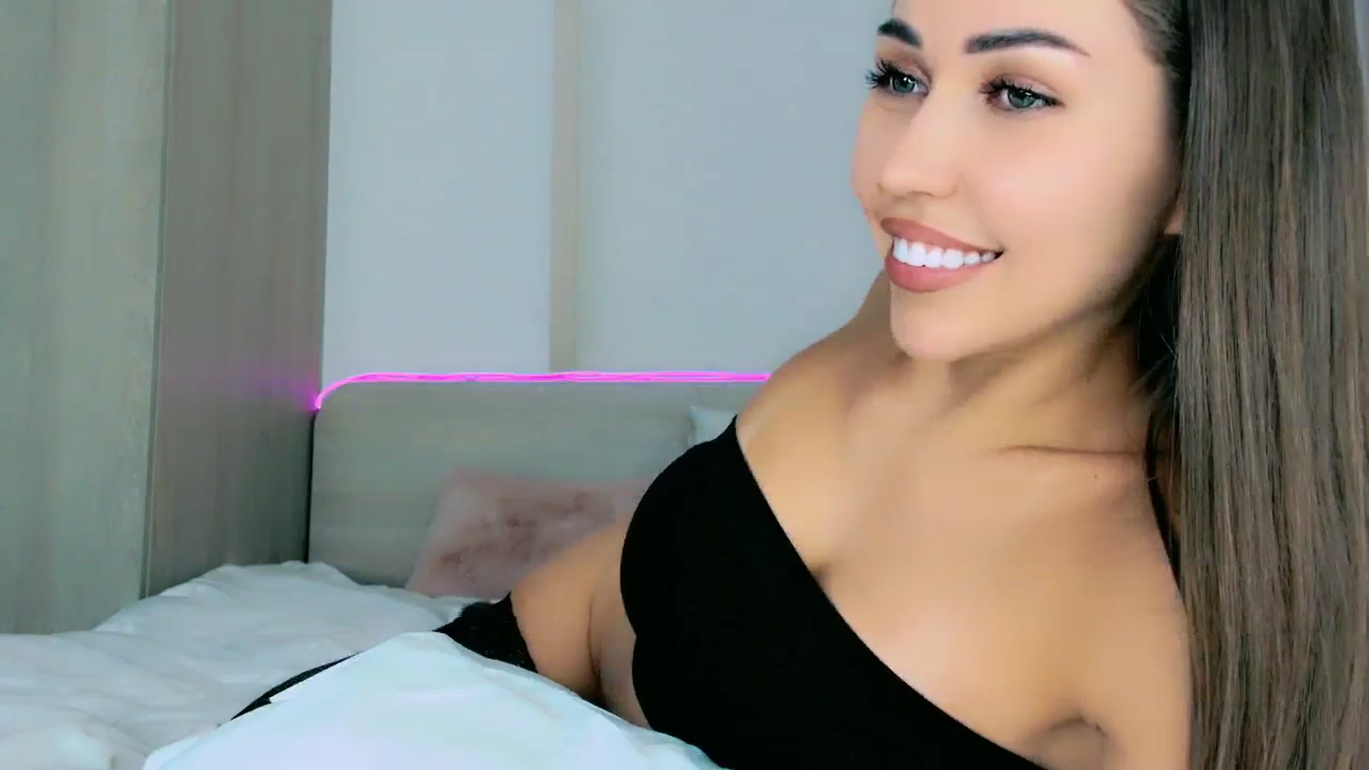 Gallery image thumbnail from mia4sin's myfreecams stream on, 03/24/2026, 17:20 image 16 of 20