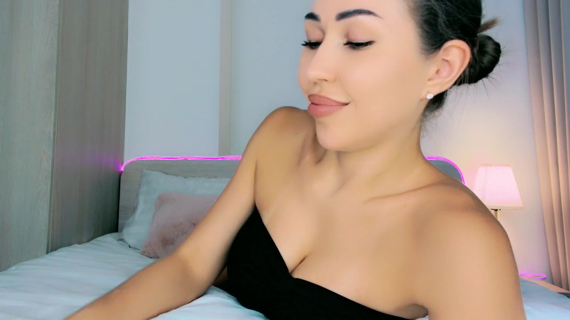 Gallery image thumbnail from mia4sin's myfreecams stream on, 03/27/2026, 14:33 image 19 of 20