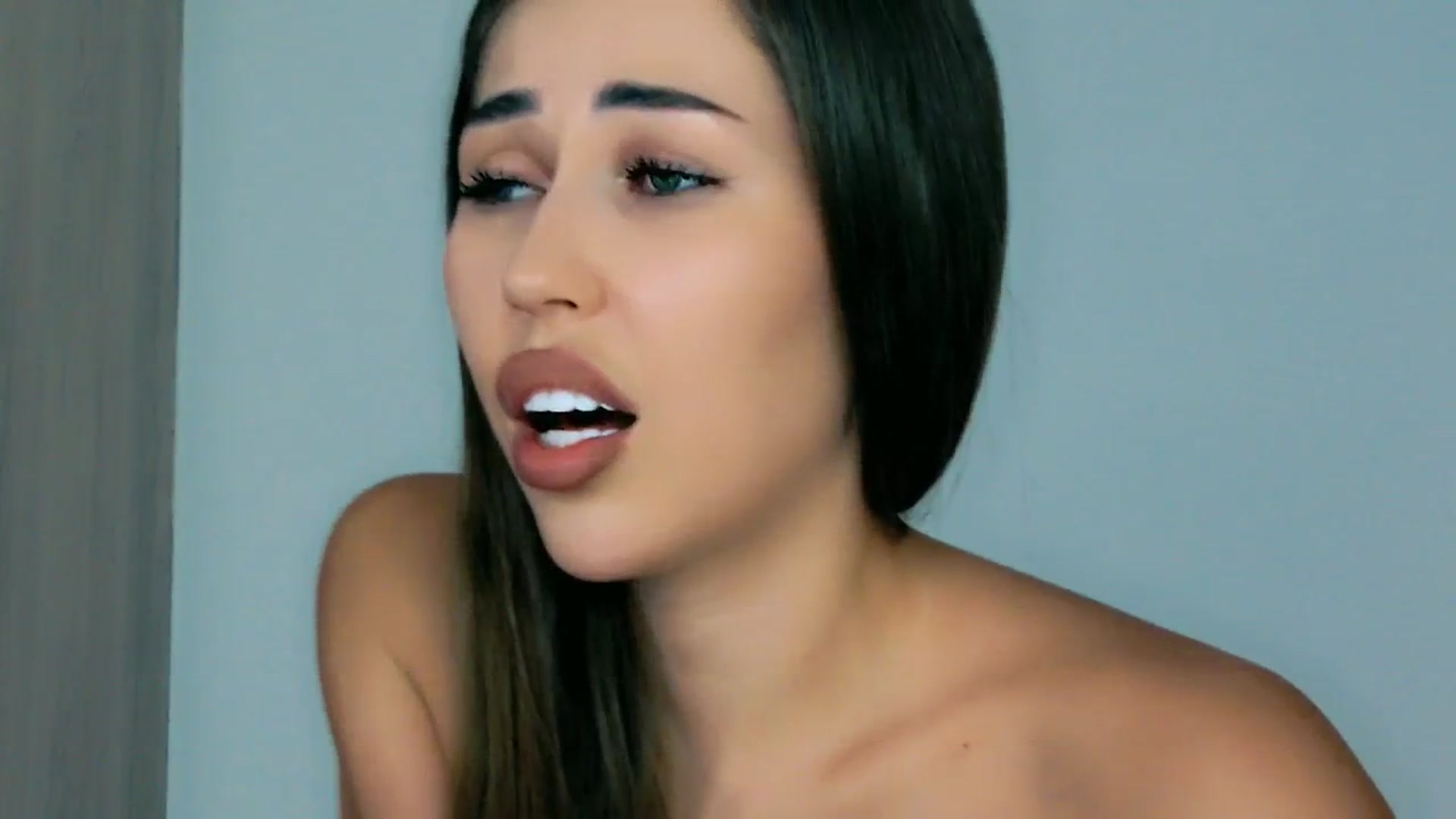 Gallery image thumbnail from mia4sin's myfreecams stream on, 03/29/2026, 08:46 image 15 of 20
