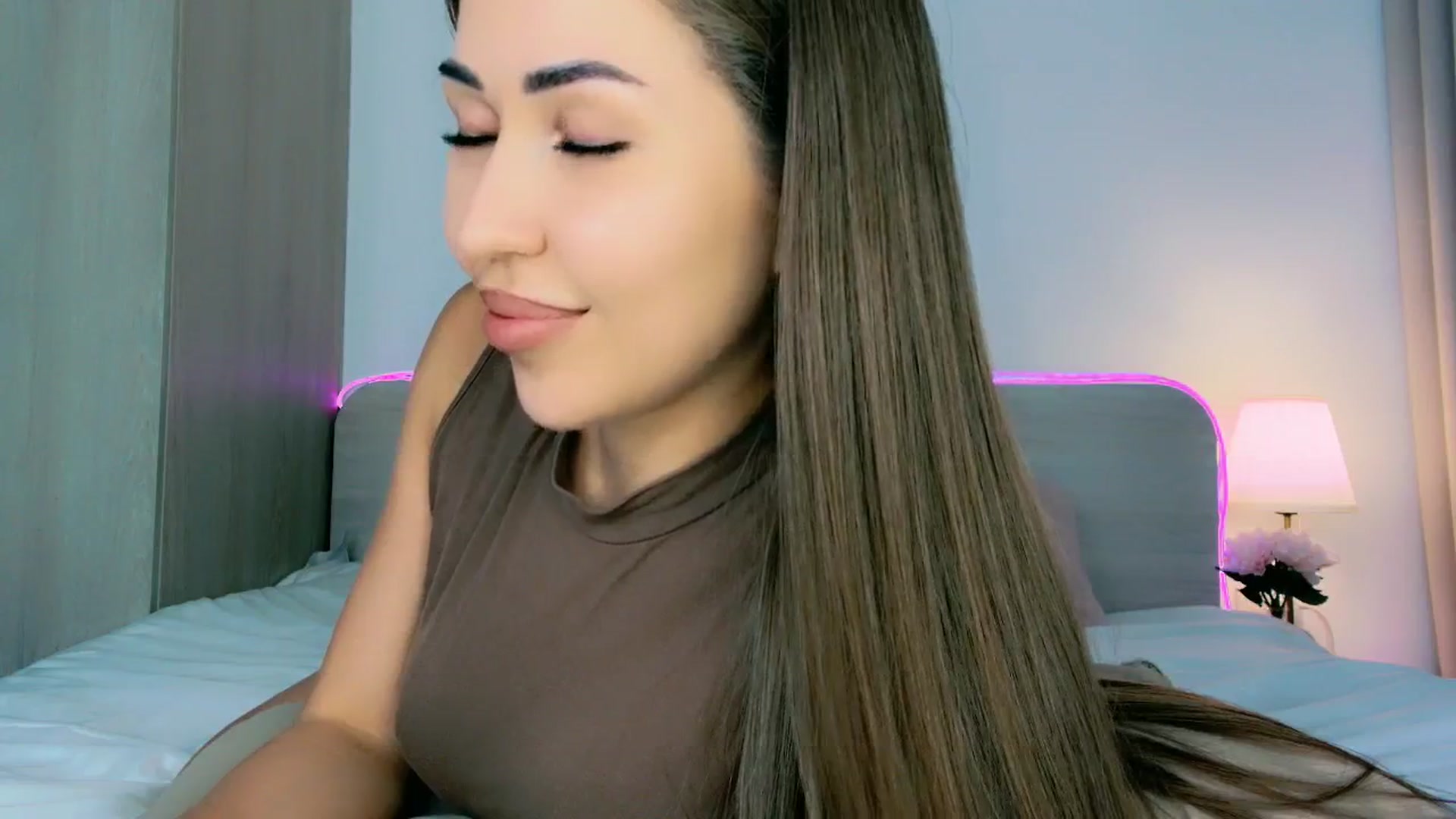 Gallery image thumbnail from mia4sin's myfreecams stream on, 04/08/2026, 10:25 image 15 of 20
