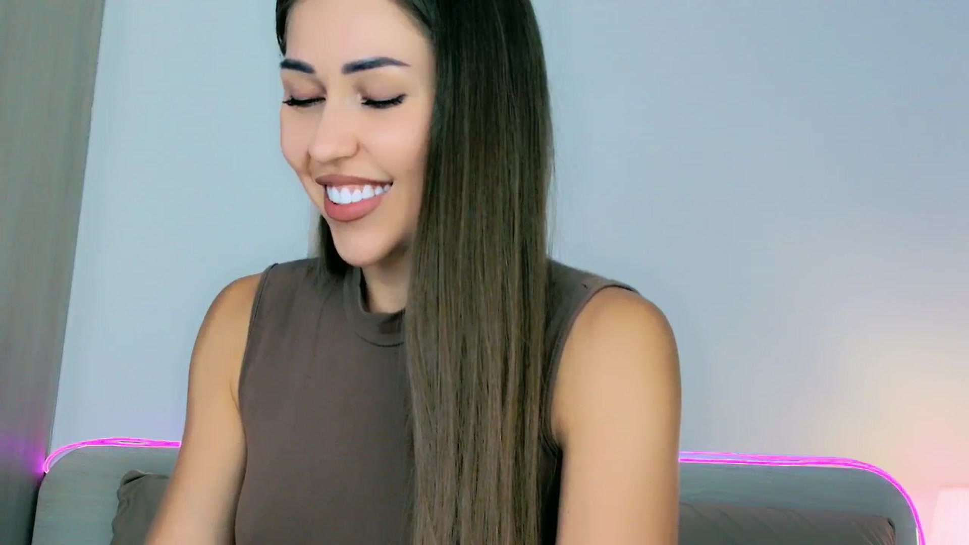 Gallery image thumbnail from mia4sin's myfreecams stream on, 04/08/2026, 17:09 image 6 of 20