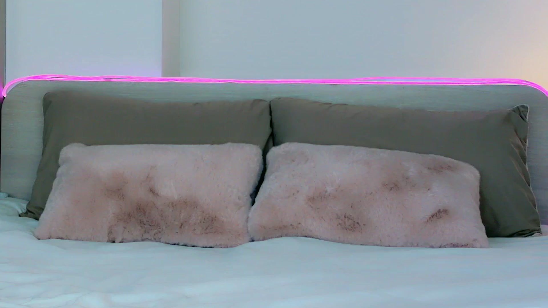 Gallery image thumbnail from mia4sin's myfreecams stream on, 04/10/2026, 10:16 image 9 of 20
