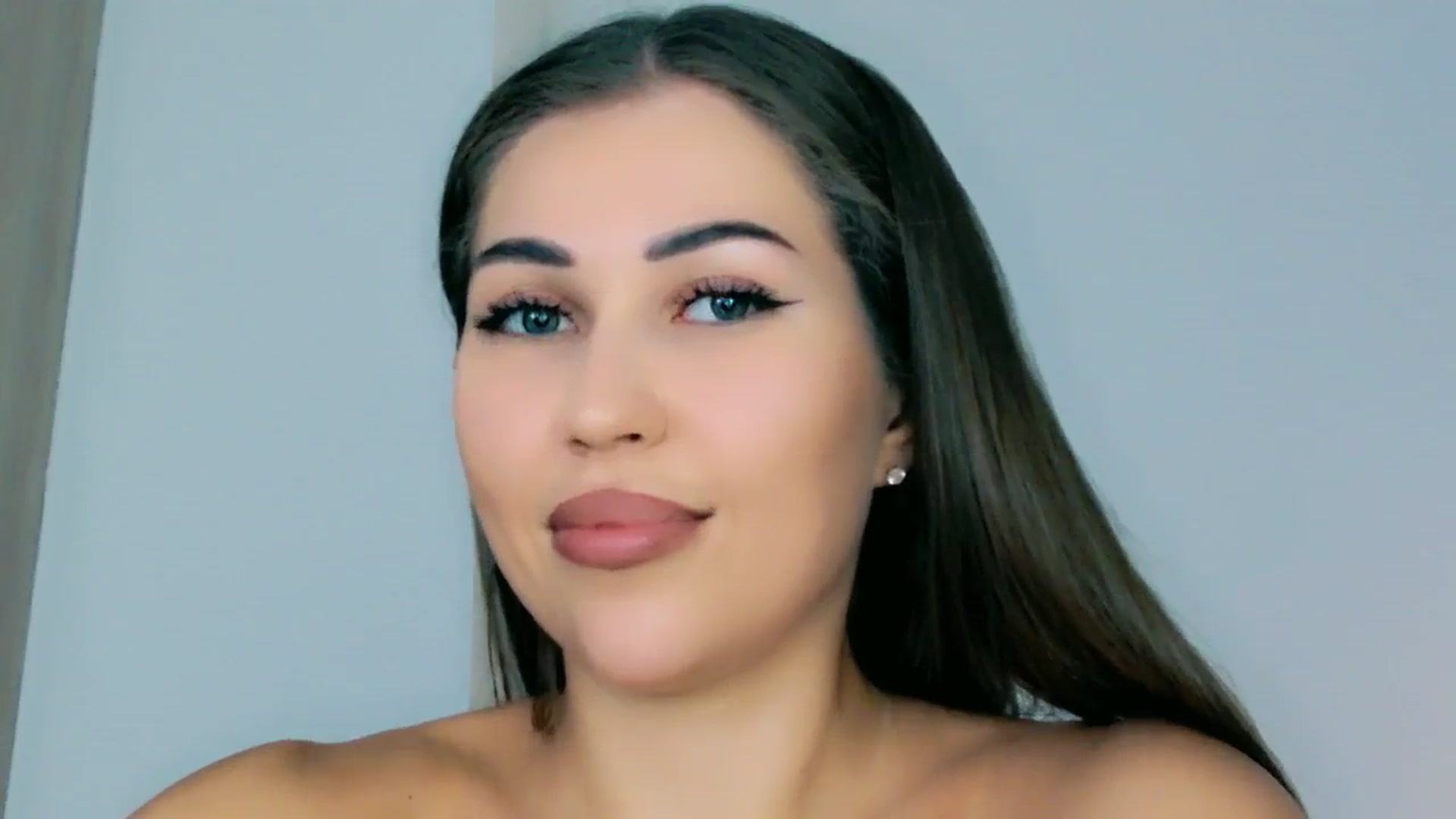 Gallery image thumbnail from mia4sin's myfreecams stream on, 04/14/2026, 12:09 image 13 of 20