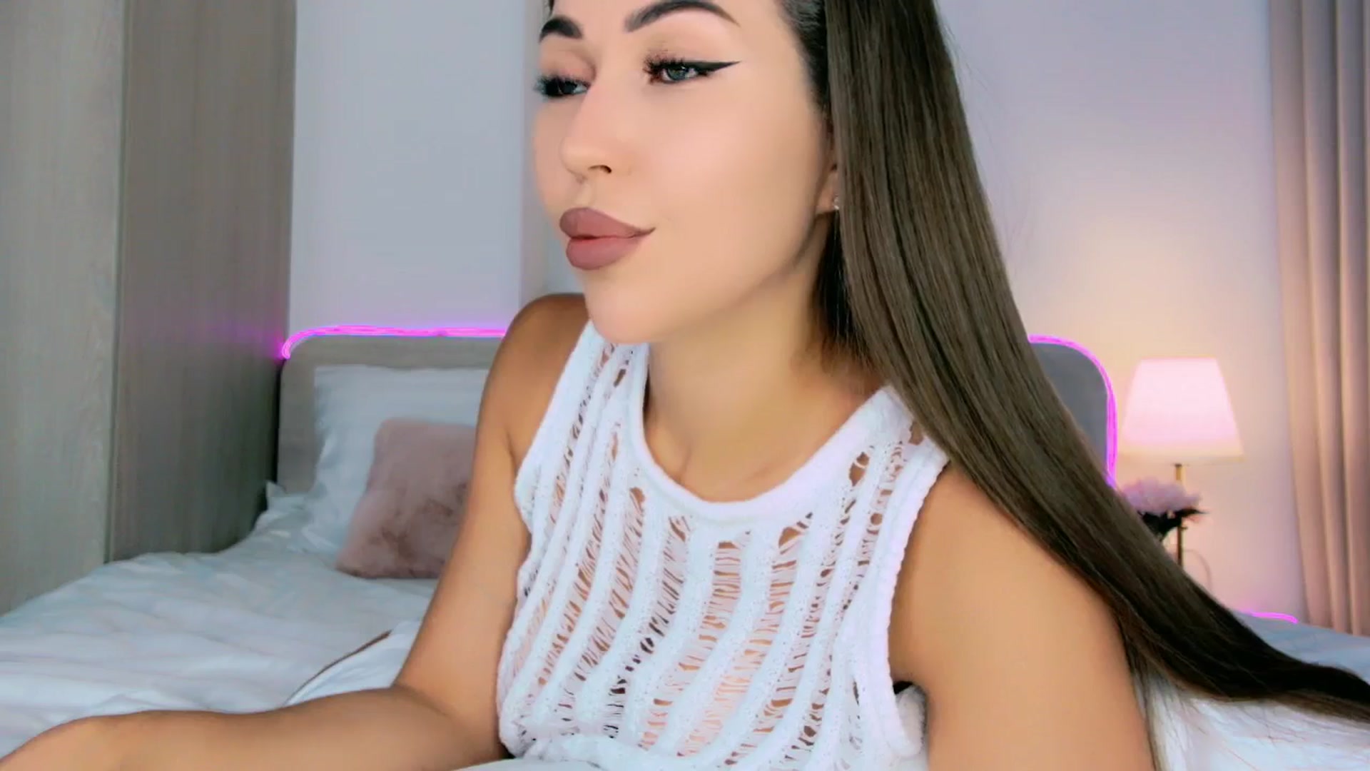 Gallery image thumbnail from mia4sin's myfreecams stream on, 05/01/2026, 08:29 image 8 of 20
