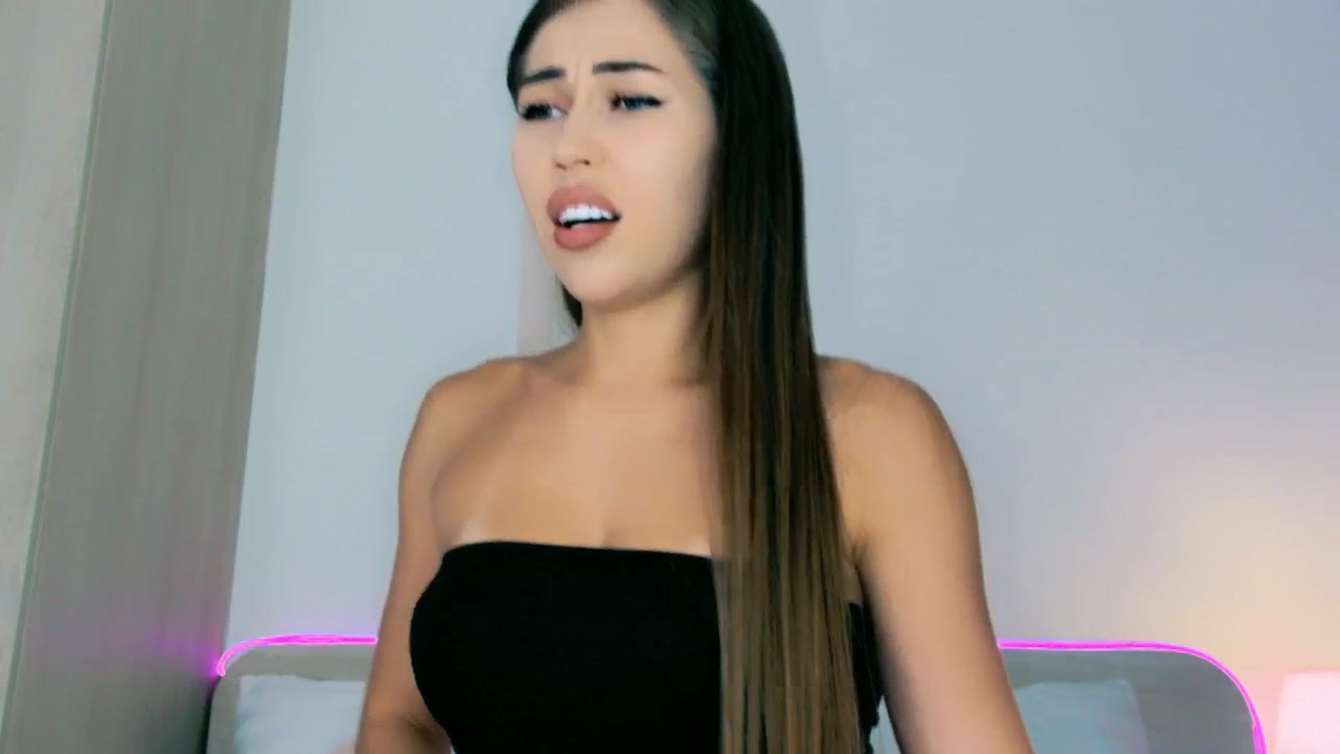 Gallery image thumbnail from mia4sin's myfreecams stream on, 05/02/2026, 08:53 image 7 of 20