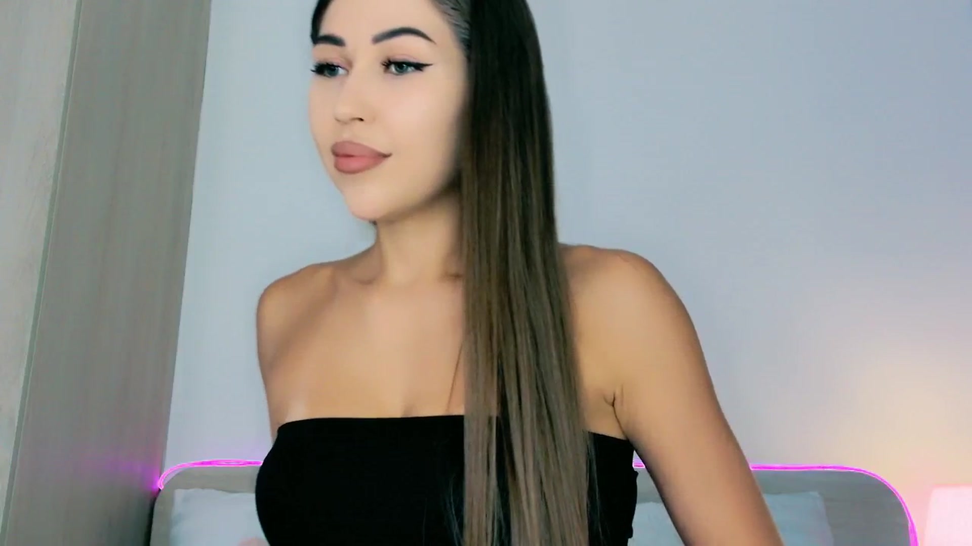 Gallery image thumbnail from mia4sin's myfreecams stream on, 05/02/2026, 08:53 image 14 of 20