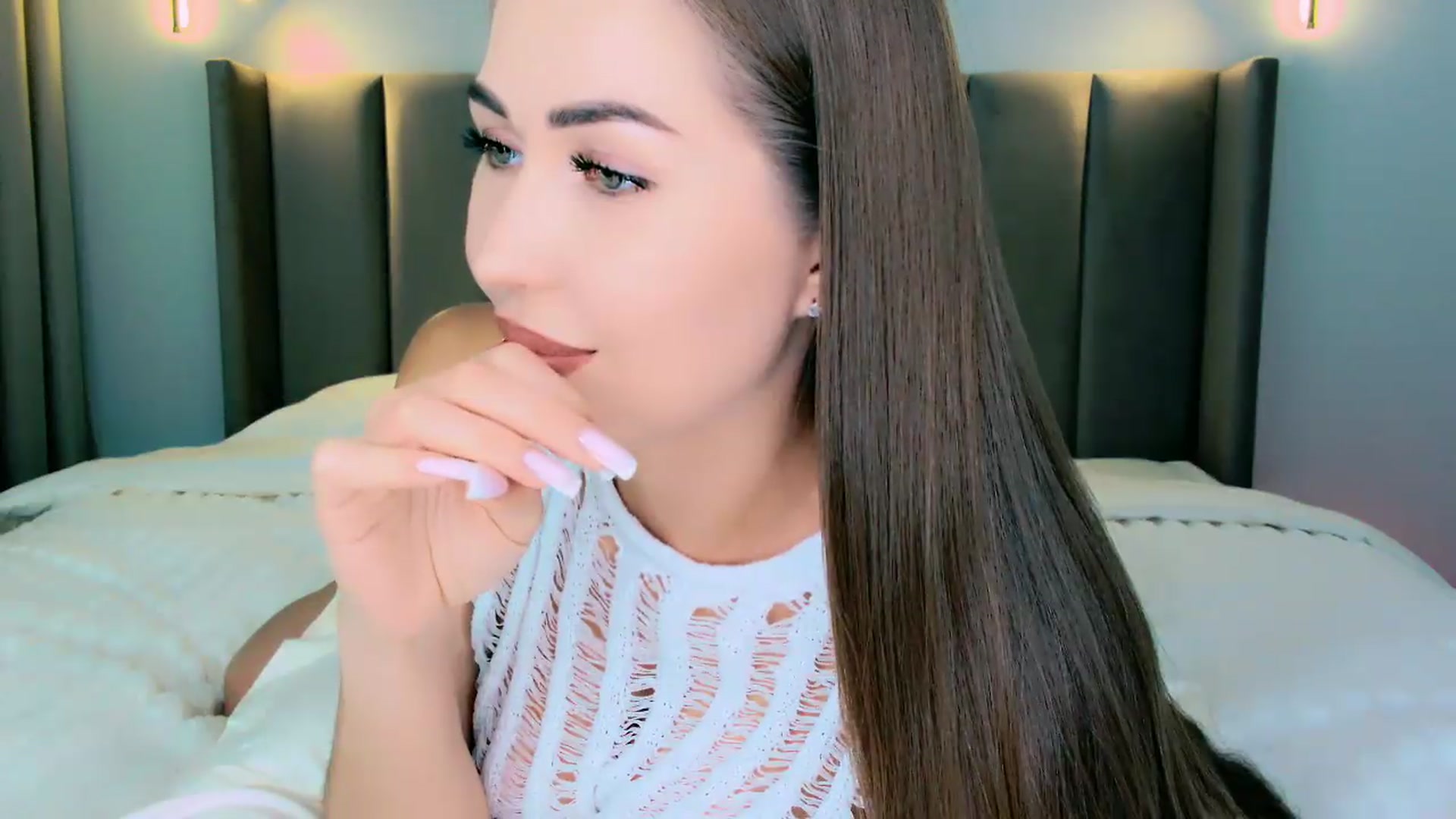 Gallery image thumbnail from mia4sin's myfreecams stream on, 06/03/2026, 13:51 image 13 of 20