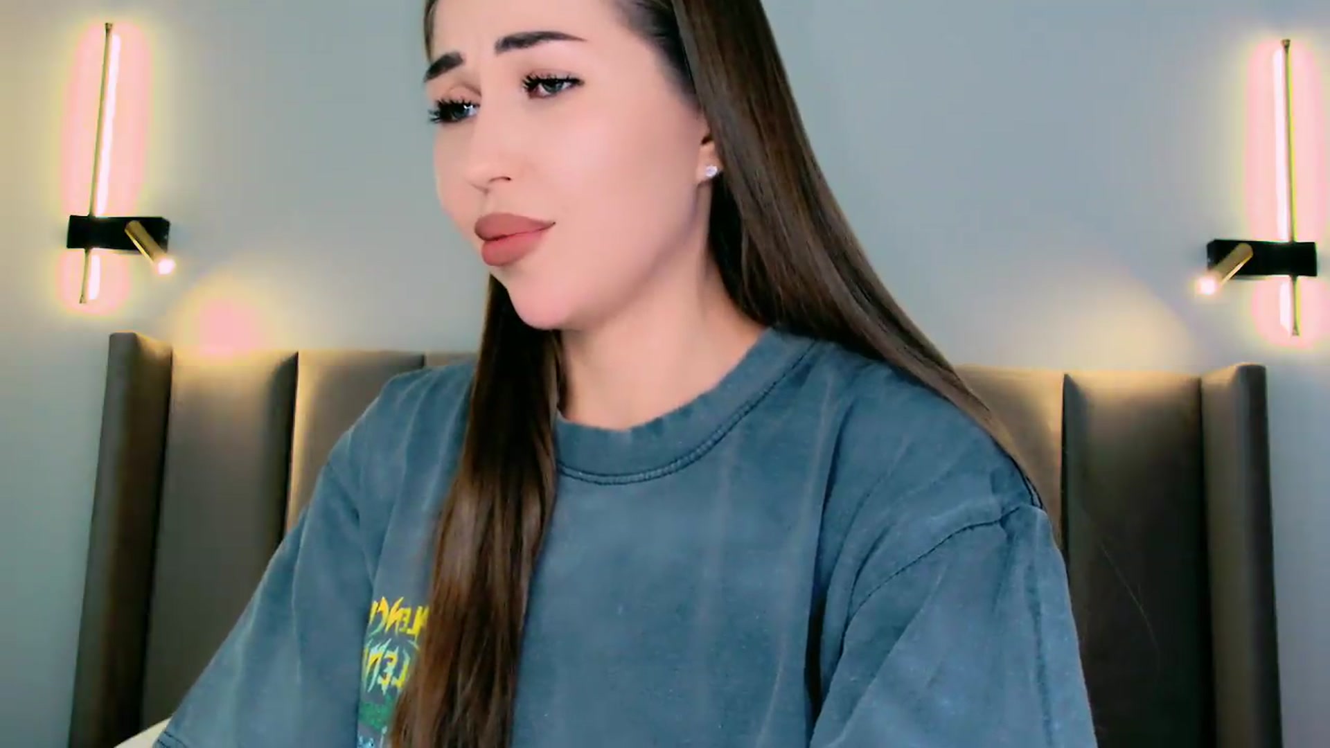 Gallery image thumbnail from mia4sin's myfreecams stream on, 06/03/2026, 17:25 image 11 of 20