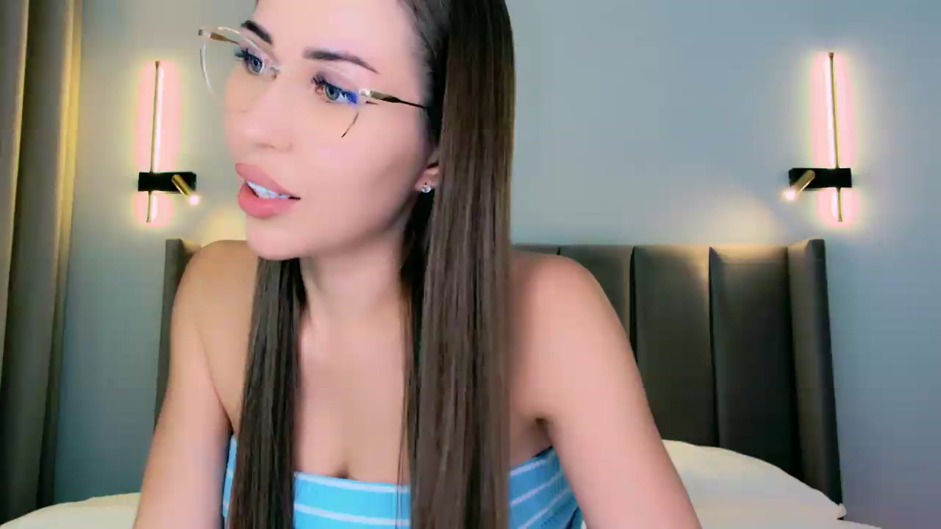 Gallery image thumbnail from mia4sin's myfreecams stream on, 06/12/2026, 20:04 image 7 of 20
