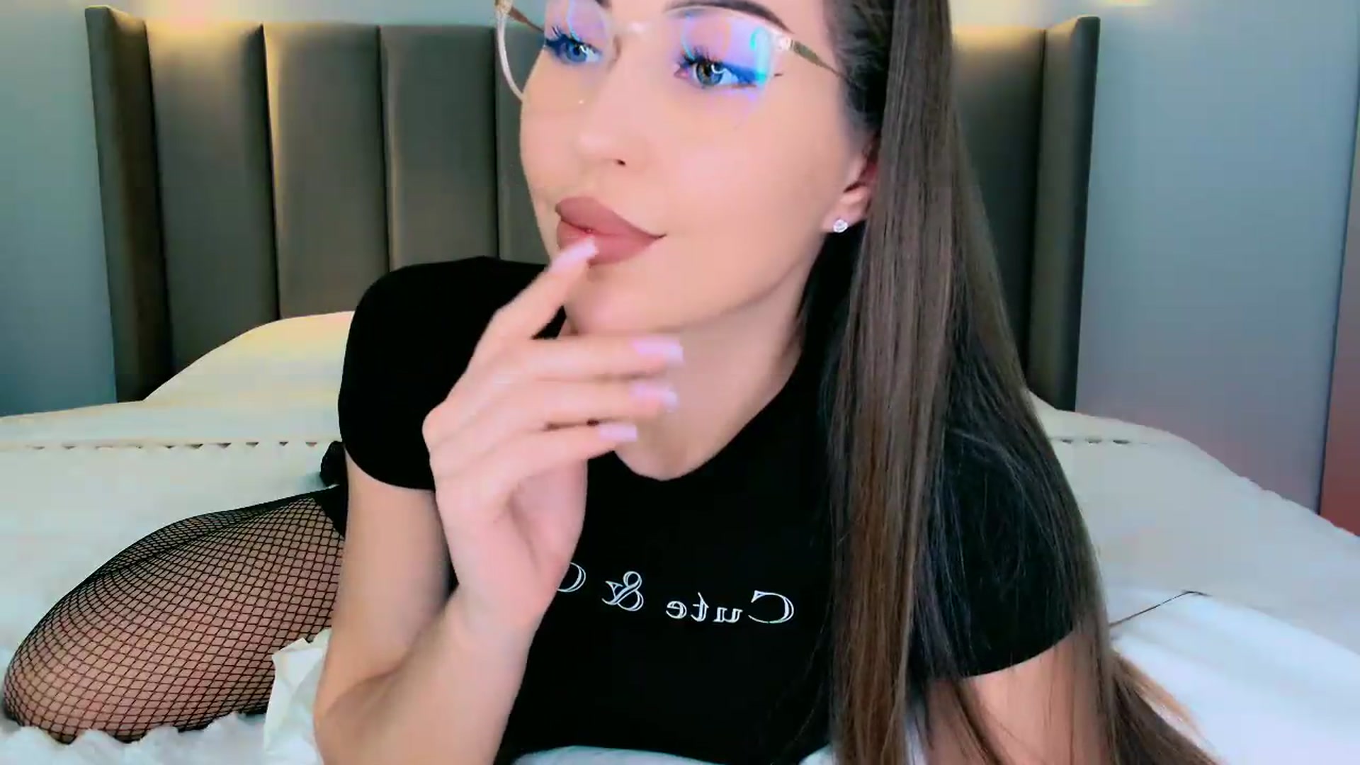 Gallery image thumbnail from mia4sin's myfreecams stream on, 06/16/2026, 14:10 image 18 of 20