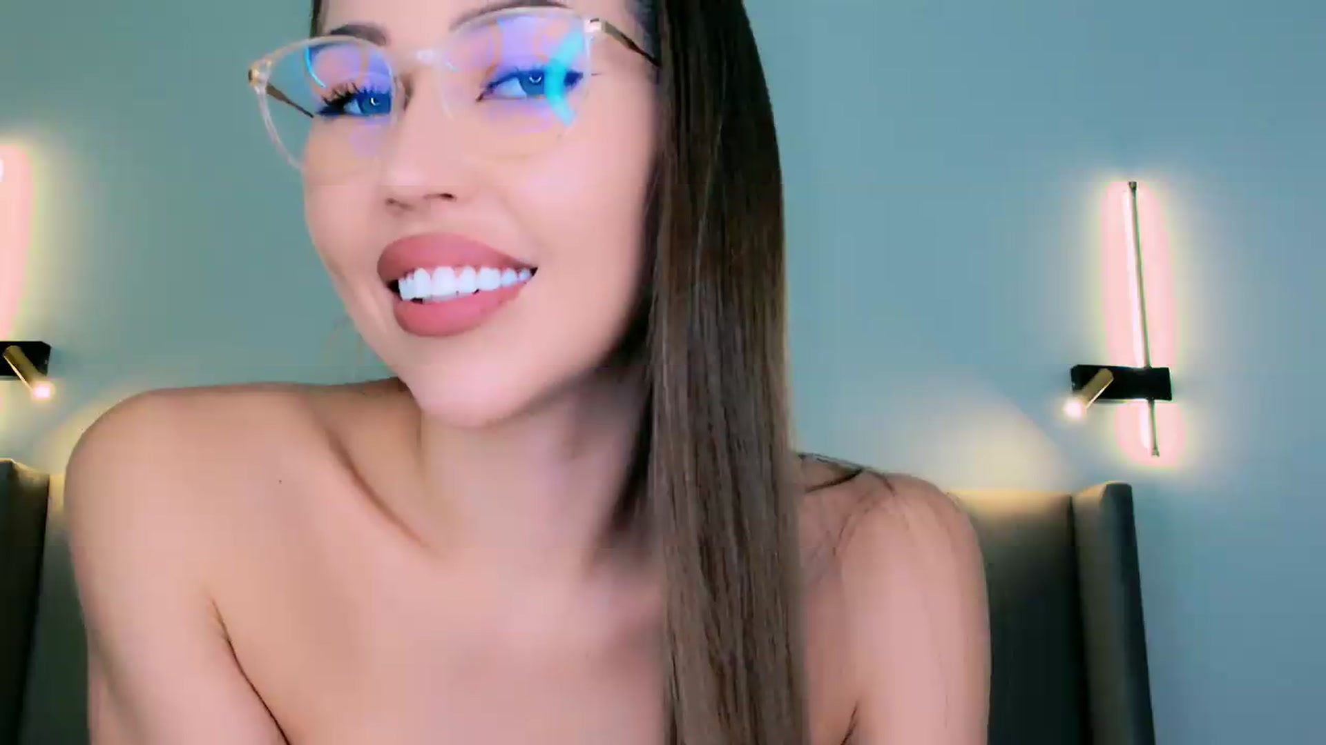 Gallery image thumbnail from mia4sin's myfreecams stream on, 06/19/2026, 12:00 image 18 of 20