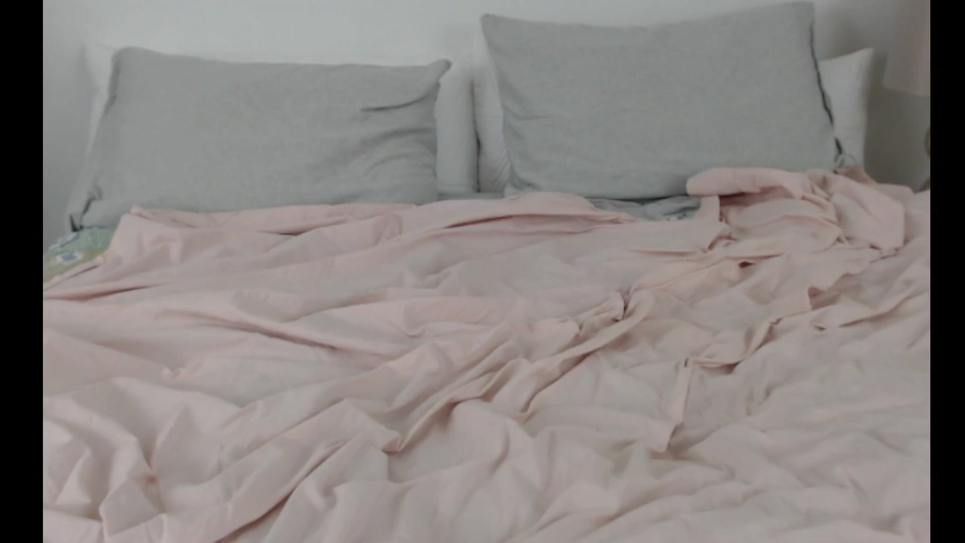 Gallery image thumbnail from mia_costa's myfreecams stream on, 12/17/2023, 24:01 image 7 of 20