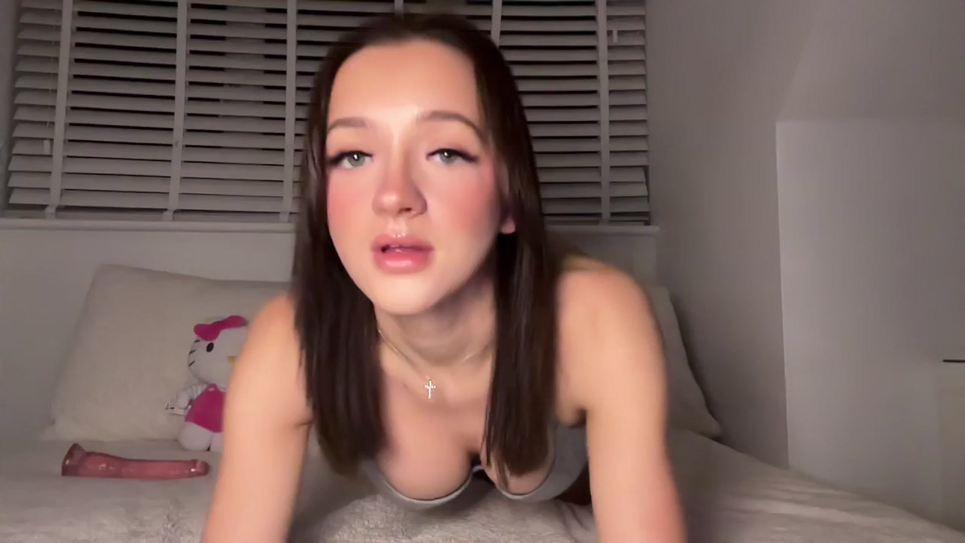 Gallery image thumbnail from mia_xo's myfreecams stream on, 01/05/2026, 23:58 image 5 of 20