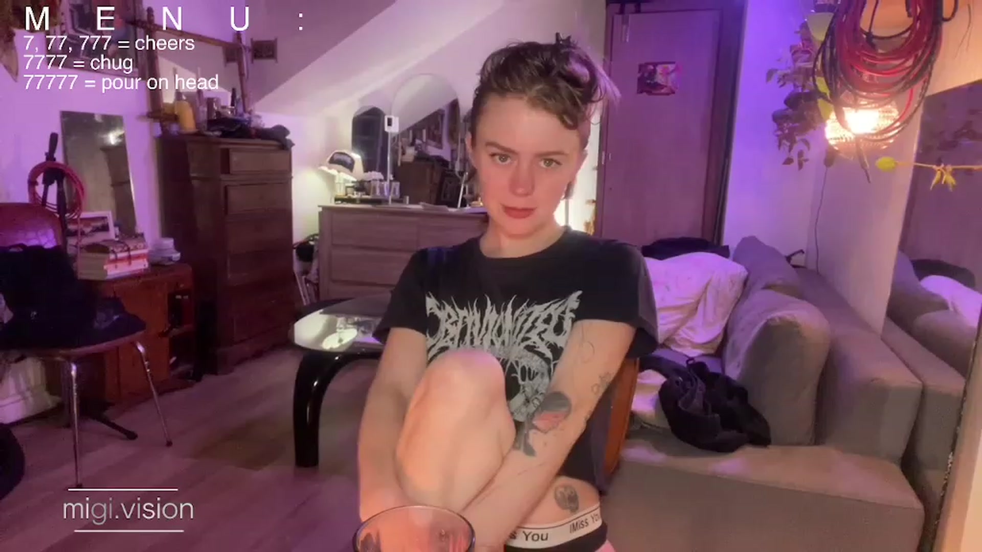 Gallery image thumbnail from migistardust's myfreecams stream on, 12/18/2022, 18:49 image 7 of 20