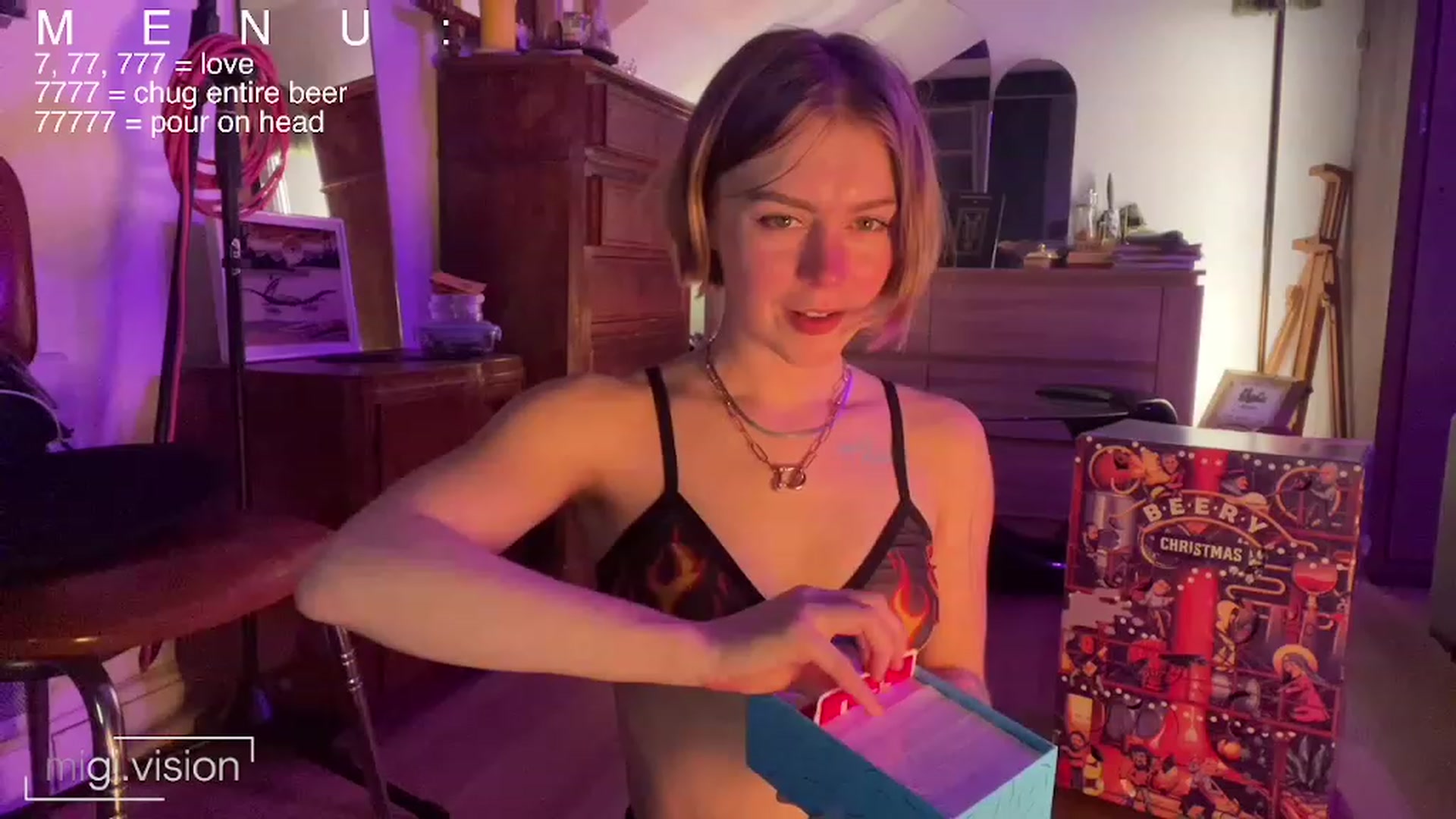 Gallery image thumbnail from migistardust's myfreecams stream on, 12/19/2022, 18:49 image 10 of 20
