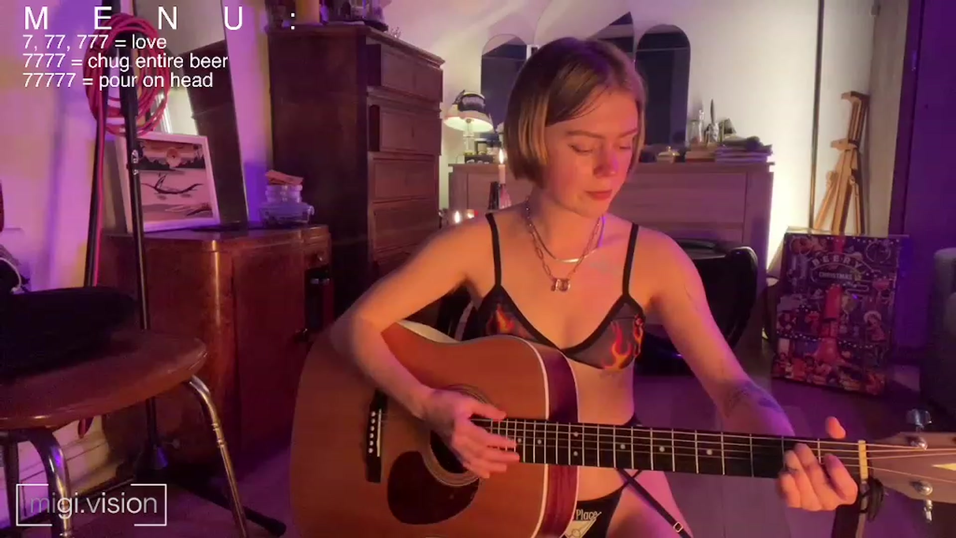 Gallery image thumbnail from migistardust's myfreecams stream on, 12/19/2022, 18:49 image 15 of 20