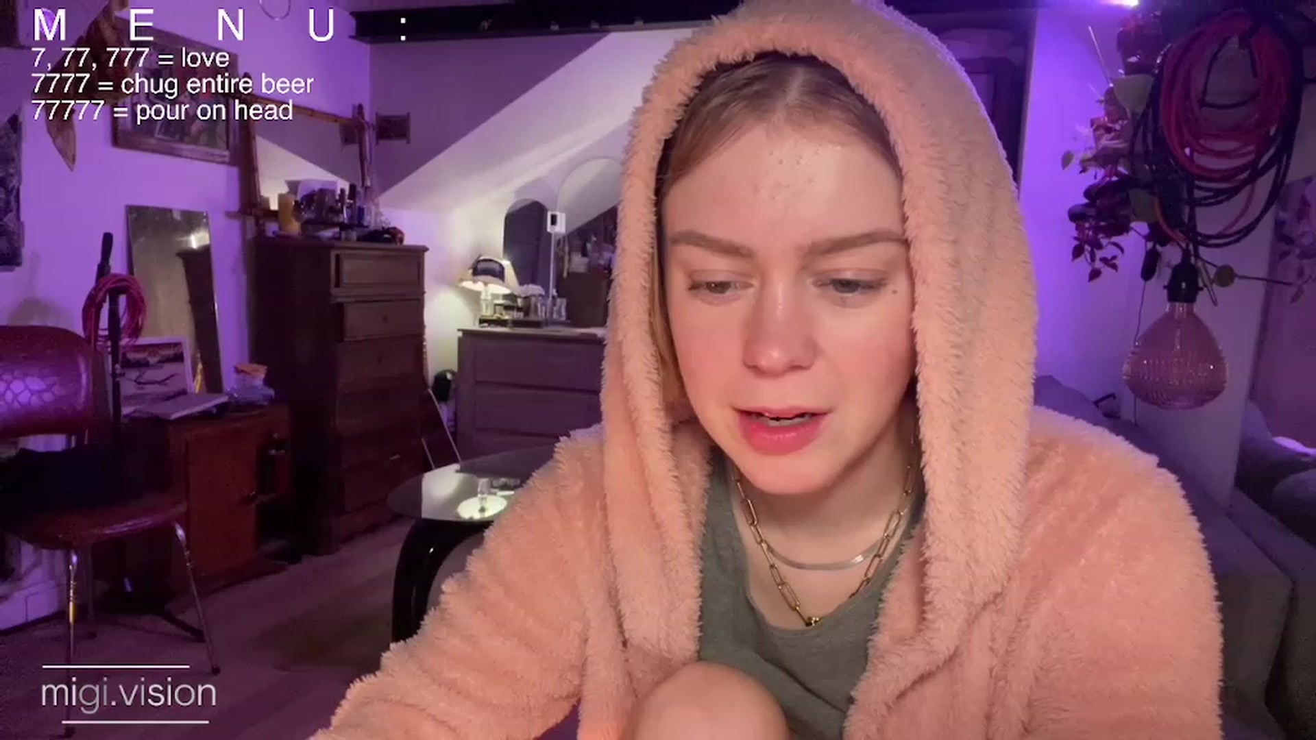 Gallery image thumbnail from migistardust's myfreecams stream on, 12/21/2022, 18:31 image 14 of 20