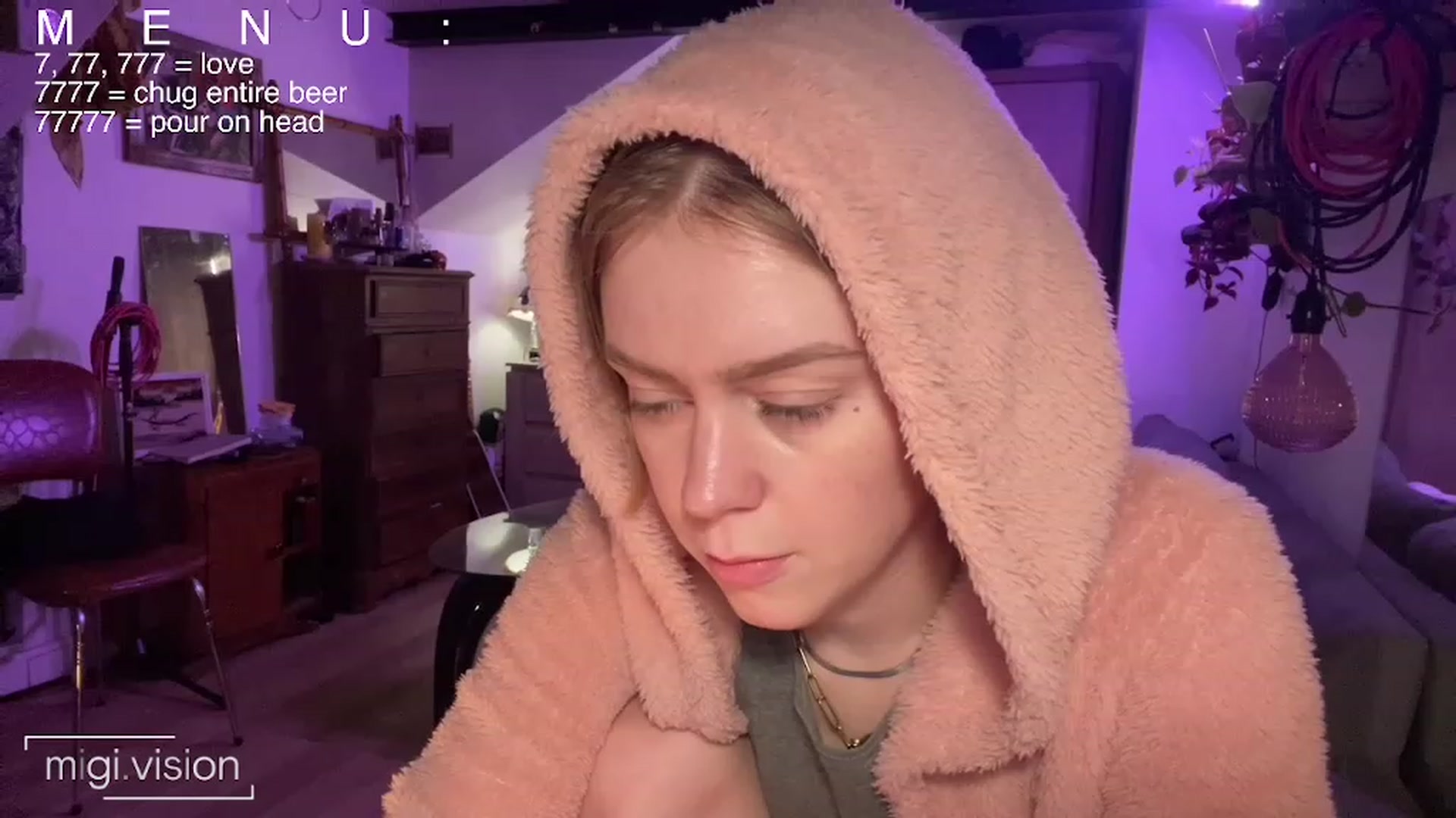 Gallery image thumbnail from migistardust's myfreecams stream on, 12/21/2022, 18:31 image 13 of 20