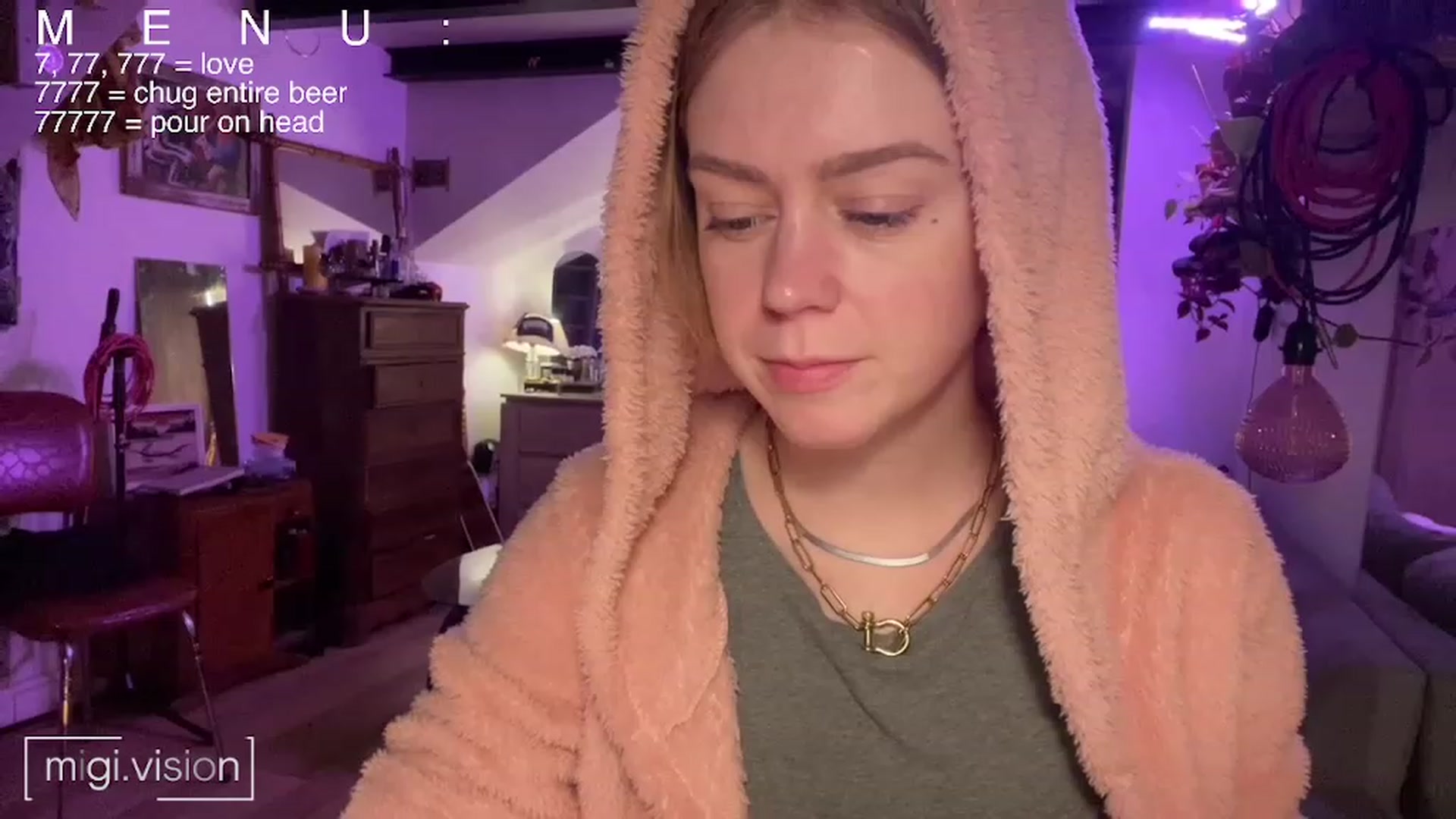 Gallery image thumbnail from migistardust's myfreecams stream on, 12/21/2022, 18:31 image 5 of 20
