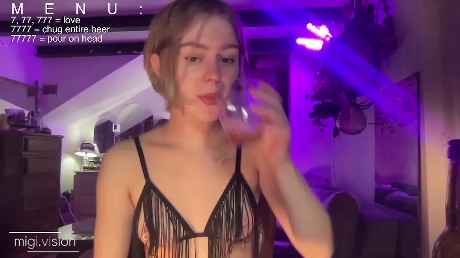 Gallery image thumbnail from migistardust's myfreecams stream on, 12/23/2022, 18:01 image 9 of 20