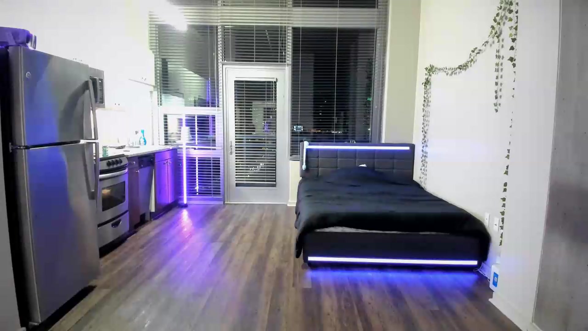 Gallery image thumbnail from mikachu's myfreecams stream on, 08/22/2026, 03:31 image 8 of 20