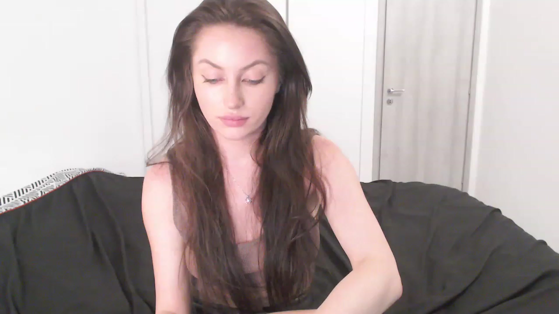 Gallery image thumbnail from mikakoana's myfreecams stream on, 03/19/2023, 18:08 image 16 of 20