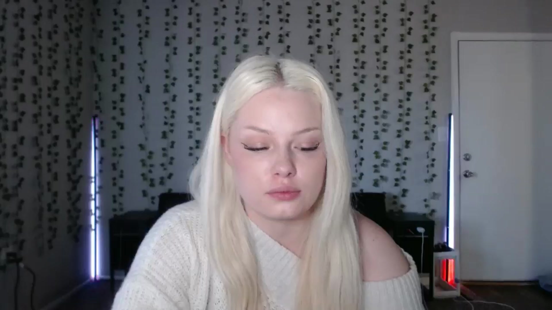 Gallery image thumbnail from milehighminx's myfreecams stream on, 03/25/2026, 19:21 image 10 of 20