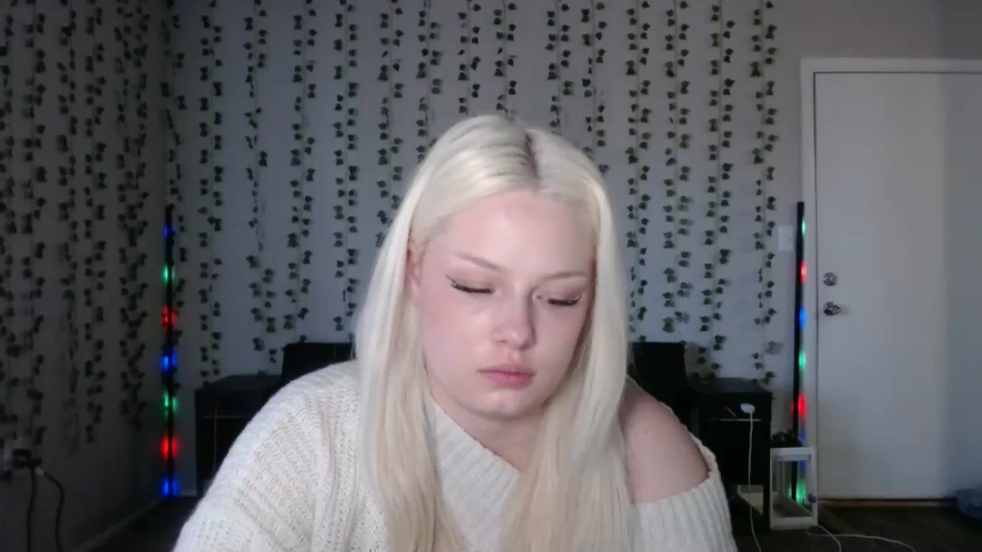 Gallery image thumbnail from milehighminx's myfreecams stream on, 03/25/2026, 19:21 image 5 of 20