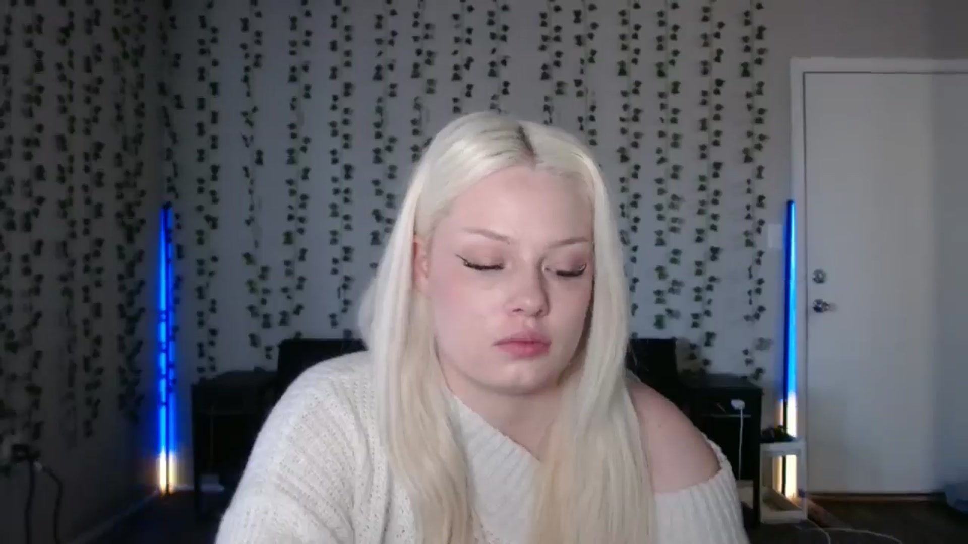 Gallery image thumbnail from milehighminx's myfreecams stream on, 03/25/2026, 19:21 image 11 of 20