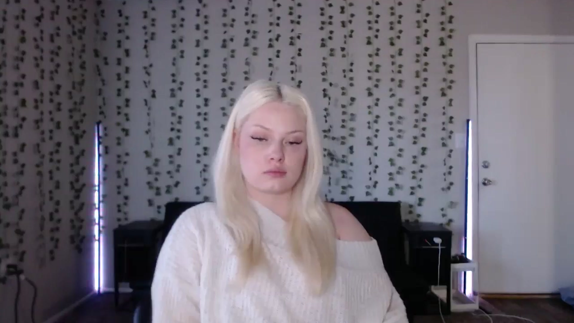 Gallery image thumbnail from milehighminx's myfreecams stream on, 03/25/2026, 19:21 image 13 of 20