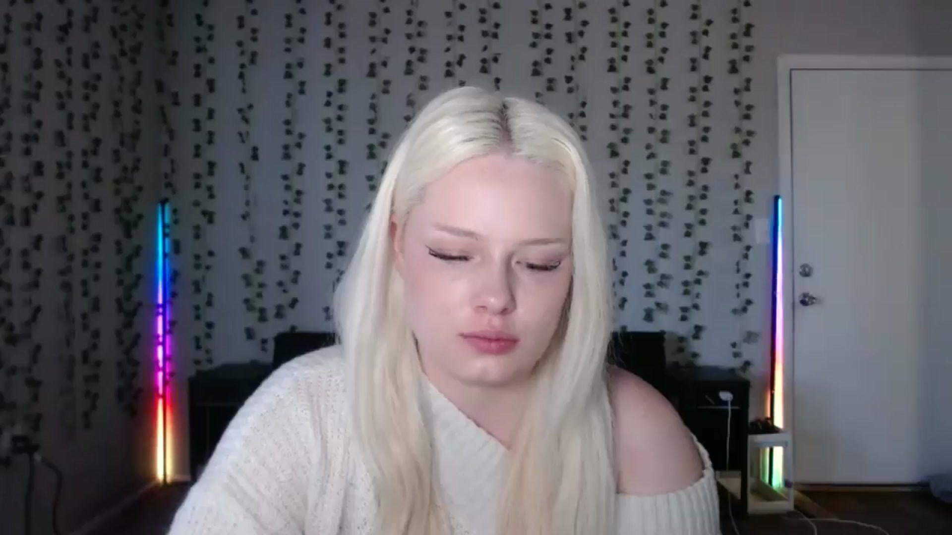 Gallery image thumbnail from milehighminx's myfreecams stream on, 03/25/2026, 19:21 image 9 of 20