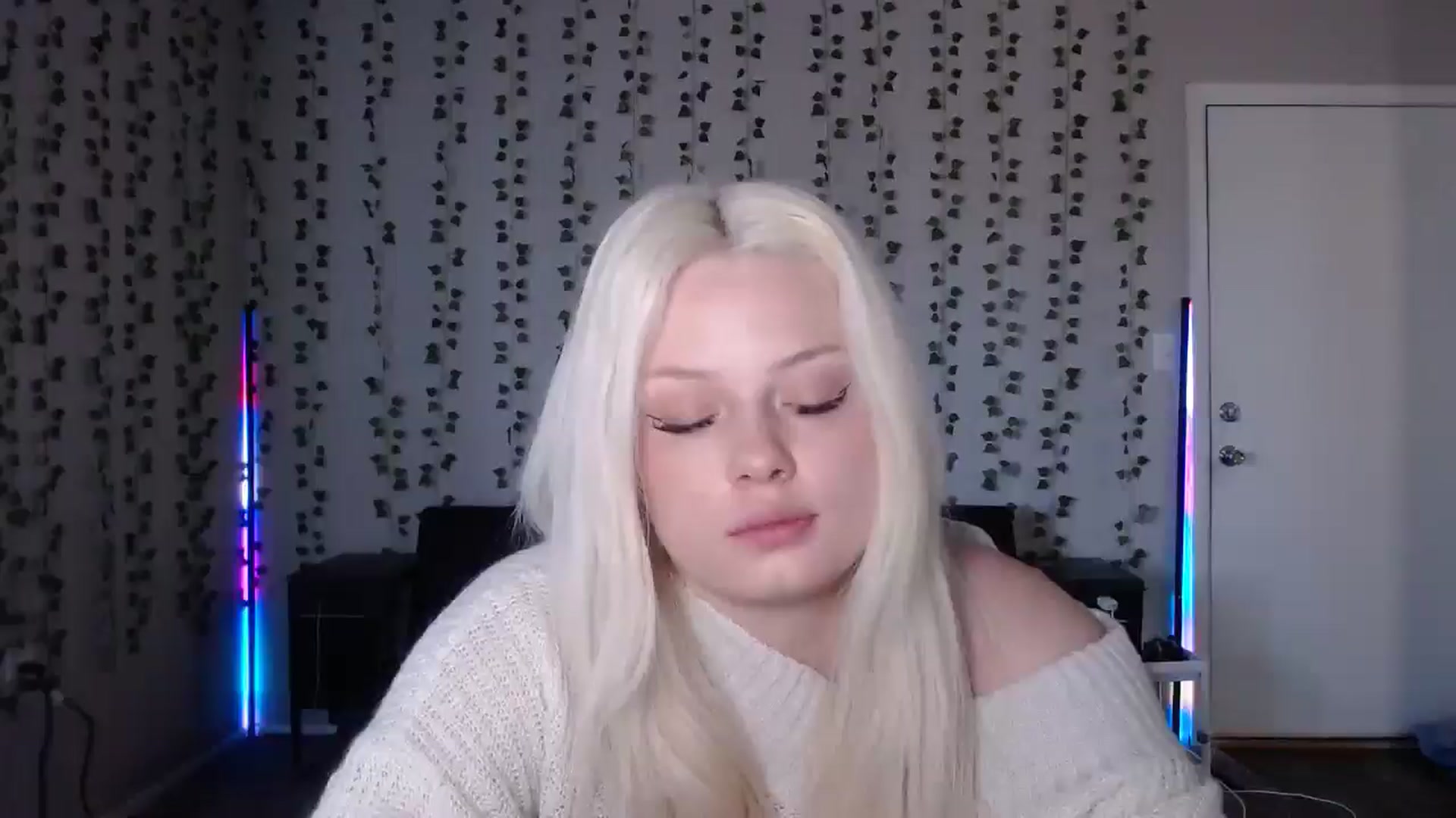 Gallery image thumbnail from milehighminx's myfreecams stream on, 03/25/2026, 19:21 image 1 of 20