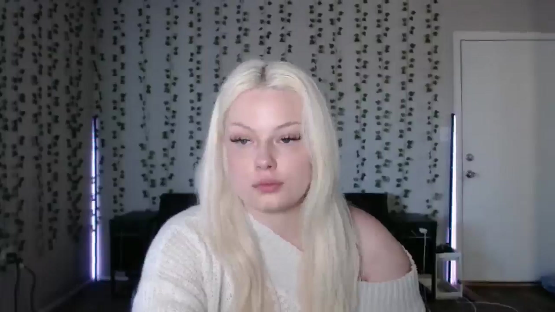 Gallery image thumbnail from milehighminx's myfreecams stream on, 03/25/2026, 19:21 image 15 of 20