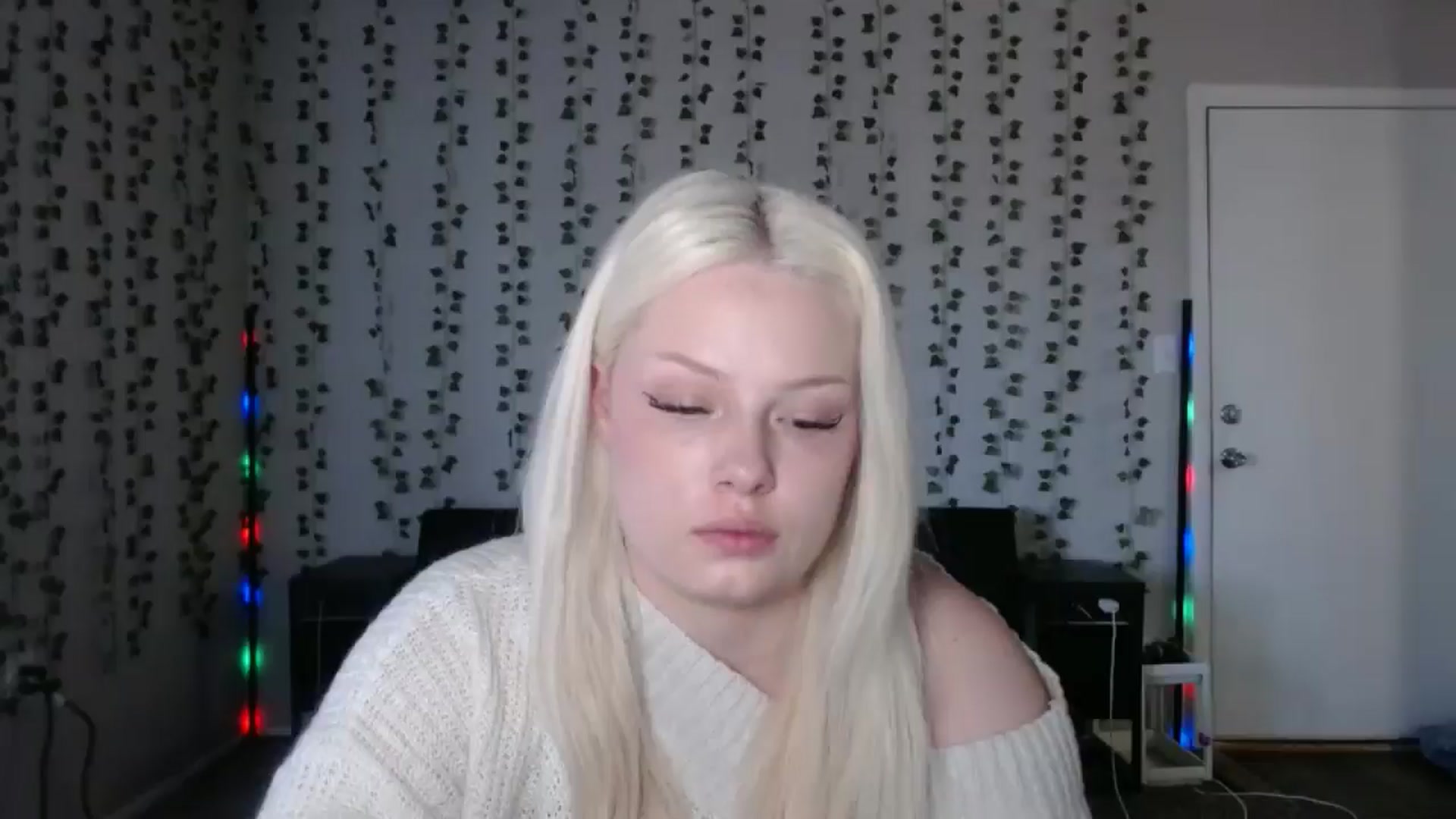 Gallery image thumbnail from milehighminx's myfreecams stream on, 03/25/2026, 19:21 image 4 of 20