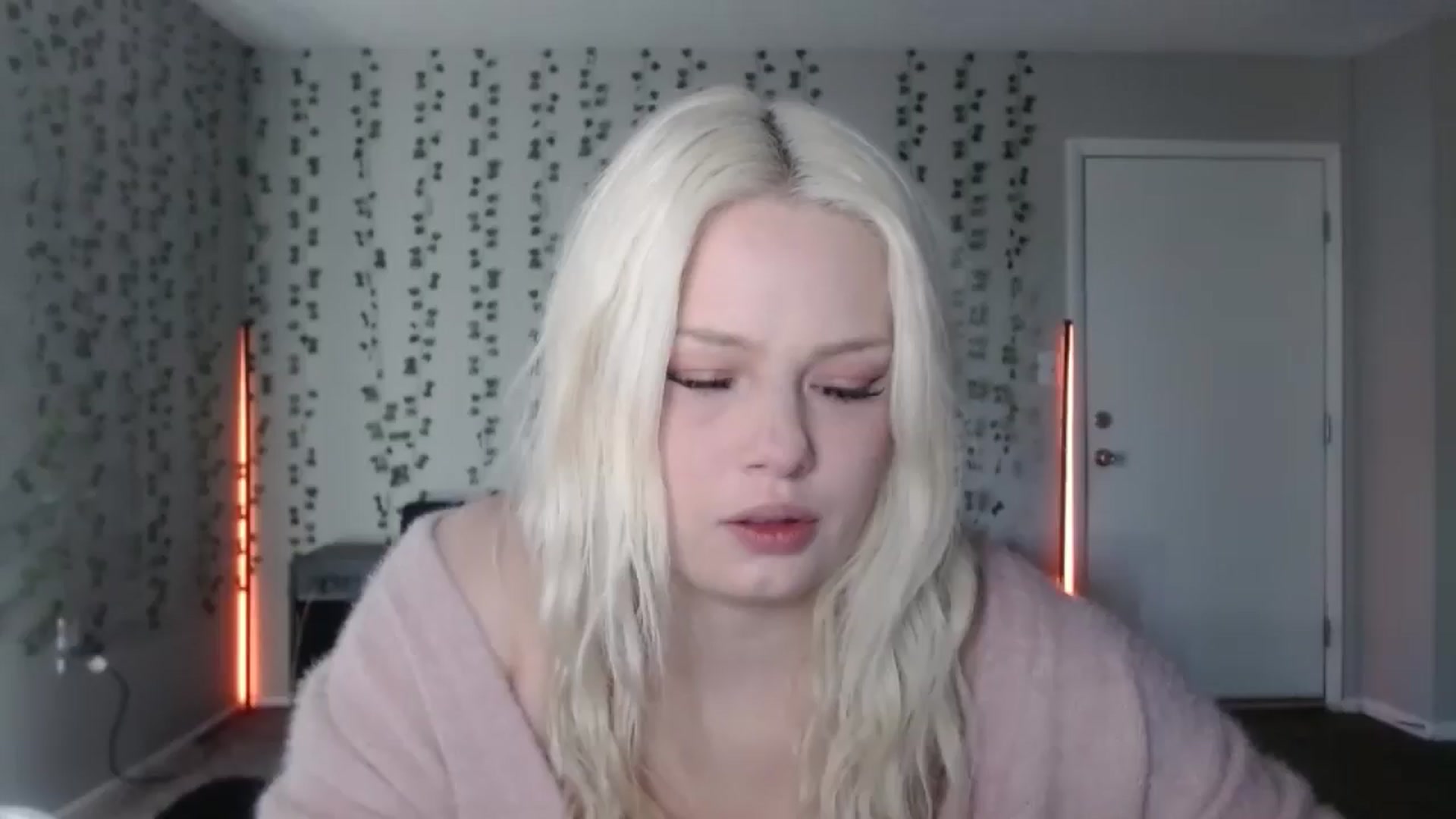 Gallery image thumbnail from milehighminx's myfreecams stream on, 03/29/2026, 14:47 image 18 of 20